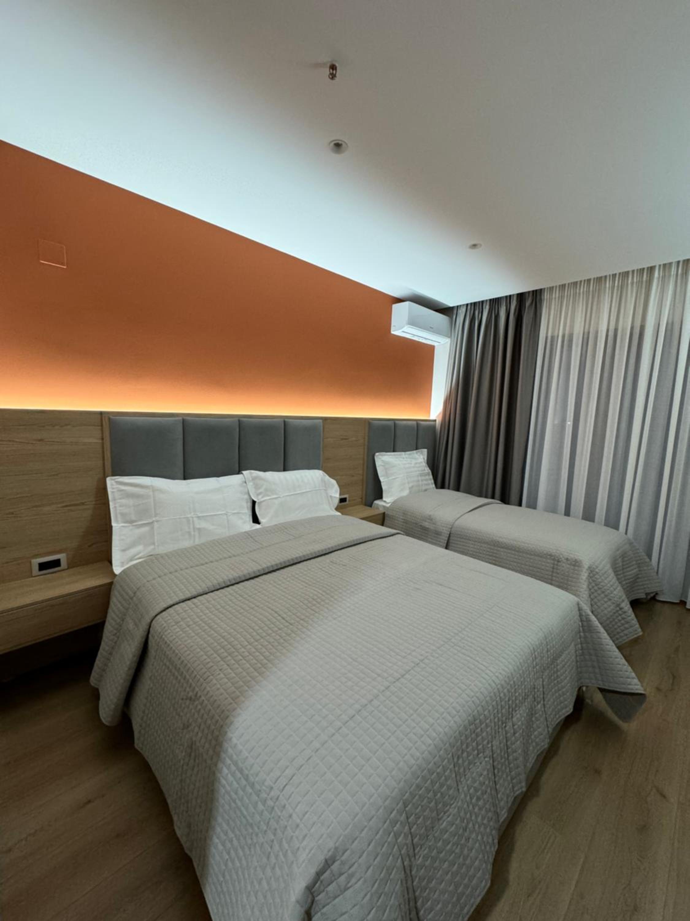 Triple Room with Balcony and Lake View