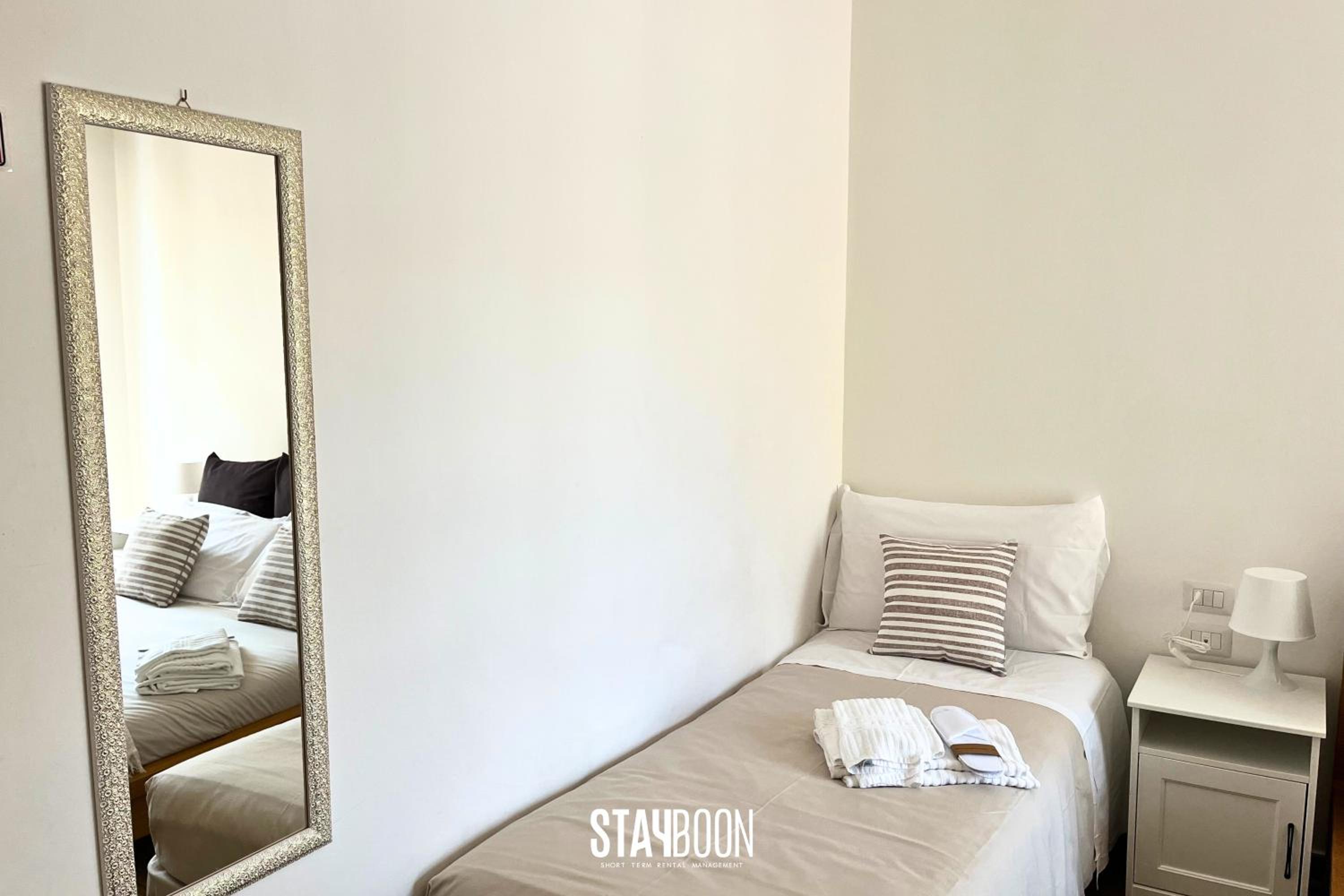 Triple Room with Balcony - Photo 13