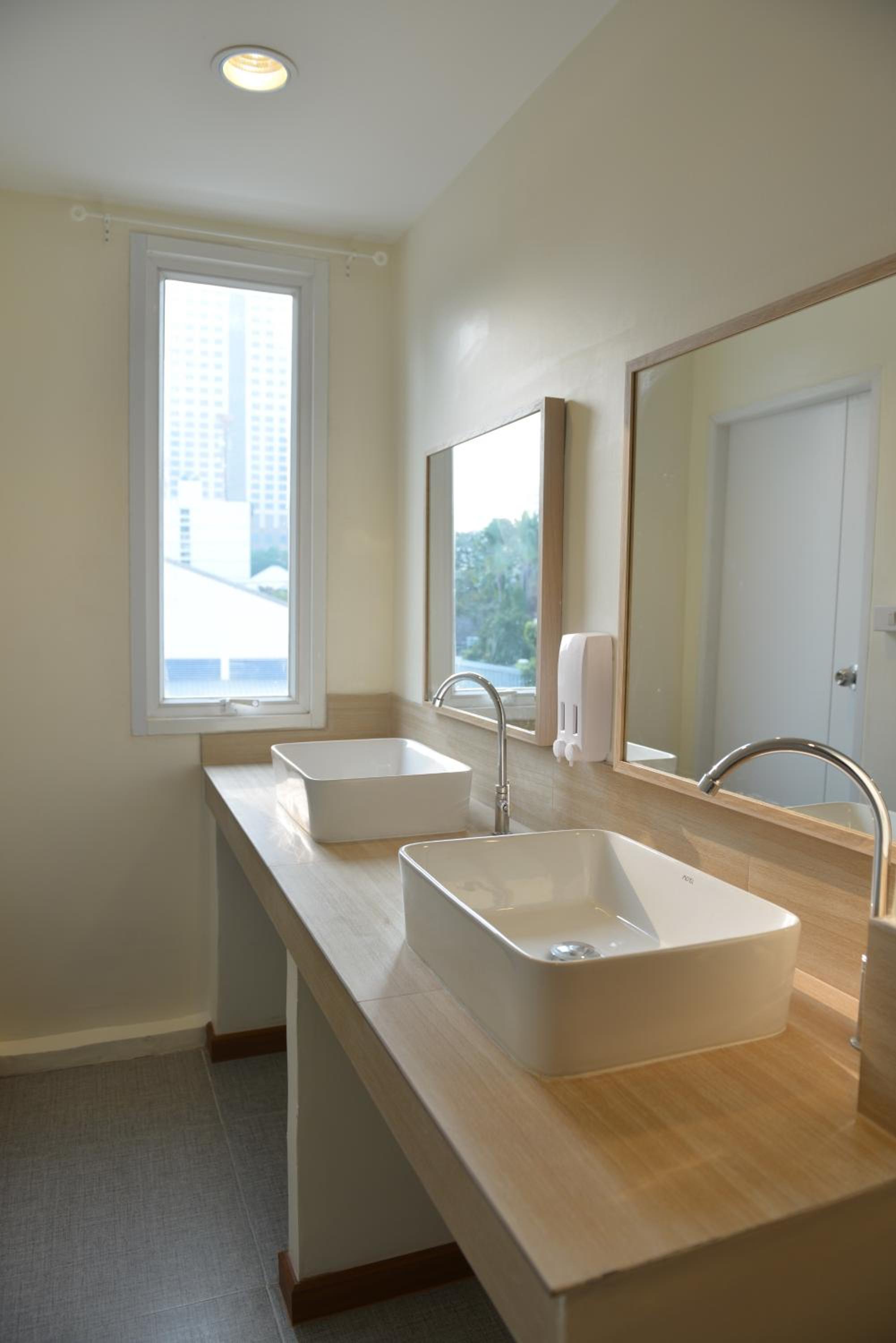 Double Room with Shared Bathroom photo 3