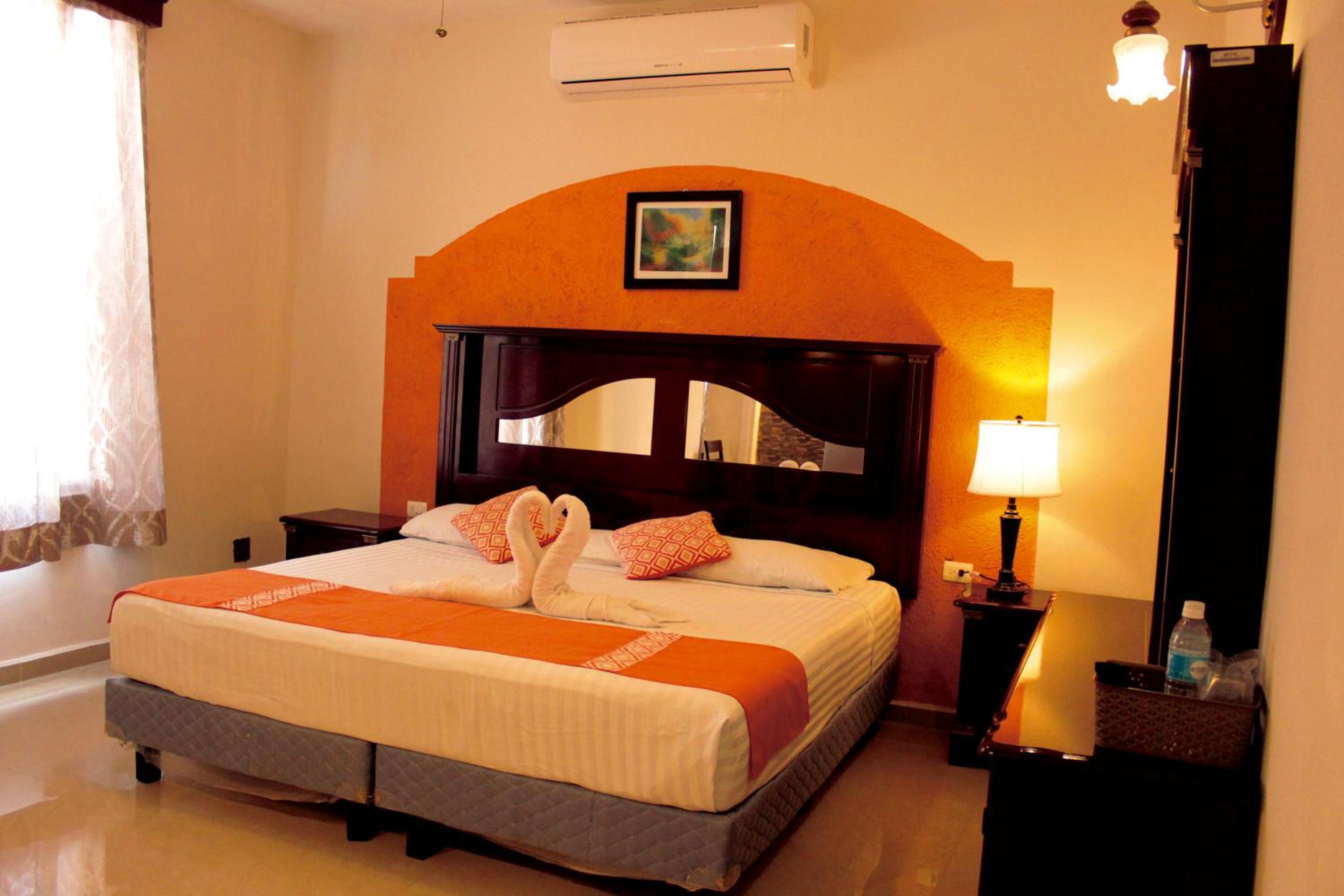 Deluxe King Suite photo 2