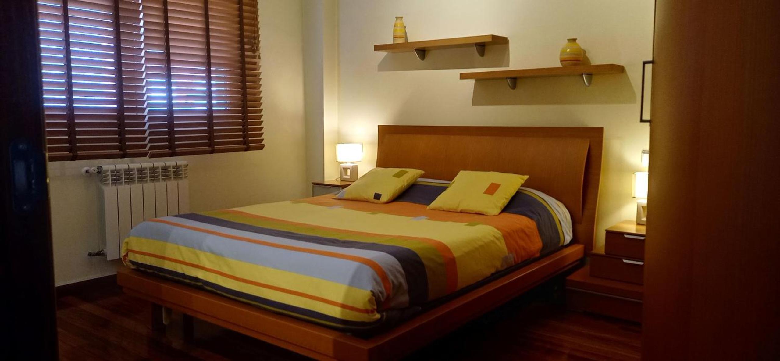 Apartamento de Dos Dormitorios con Vista al Jardín