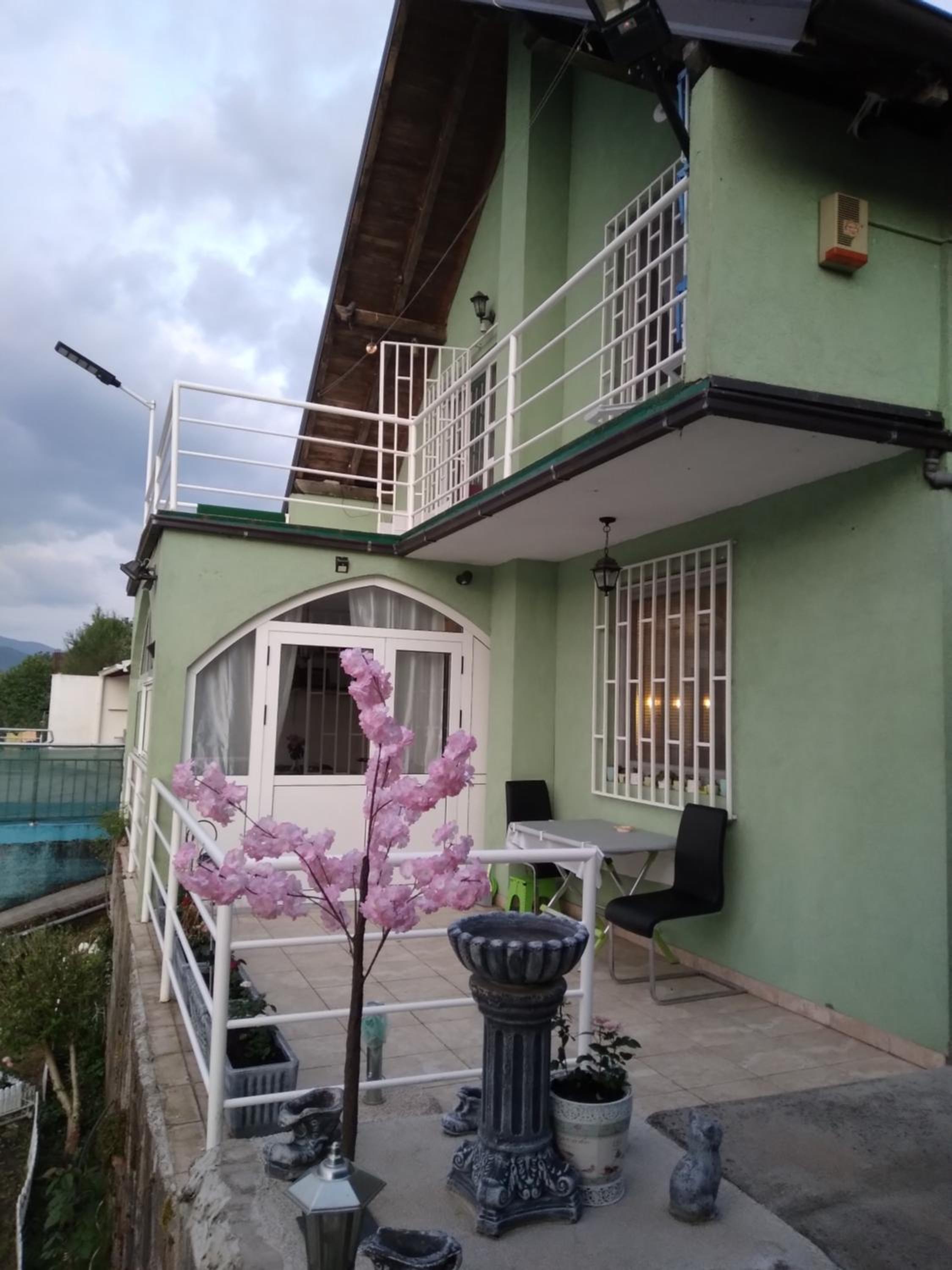 Three-Bedroom House photo 2