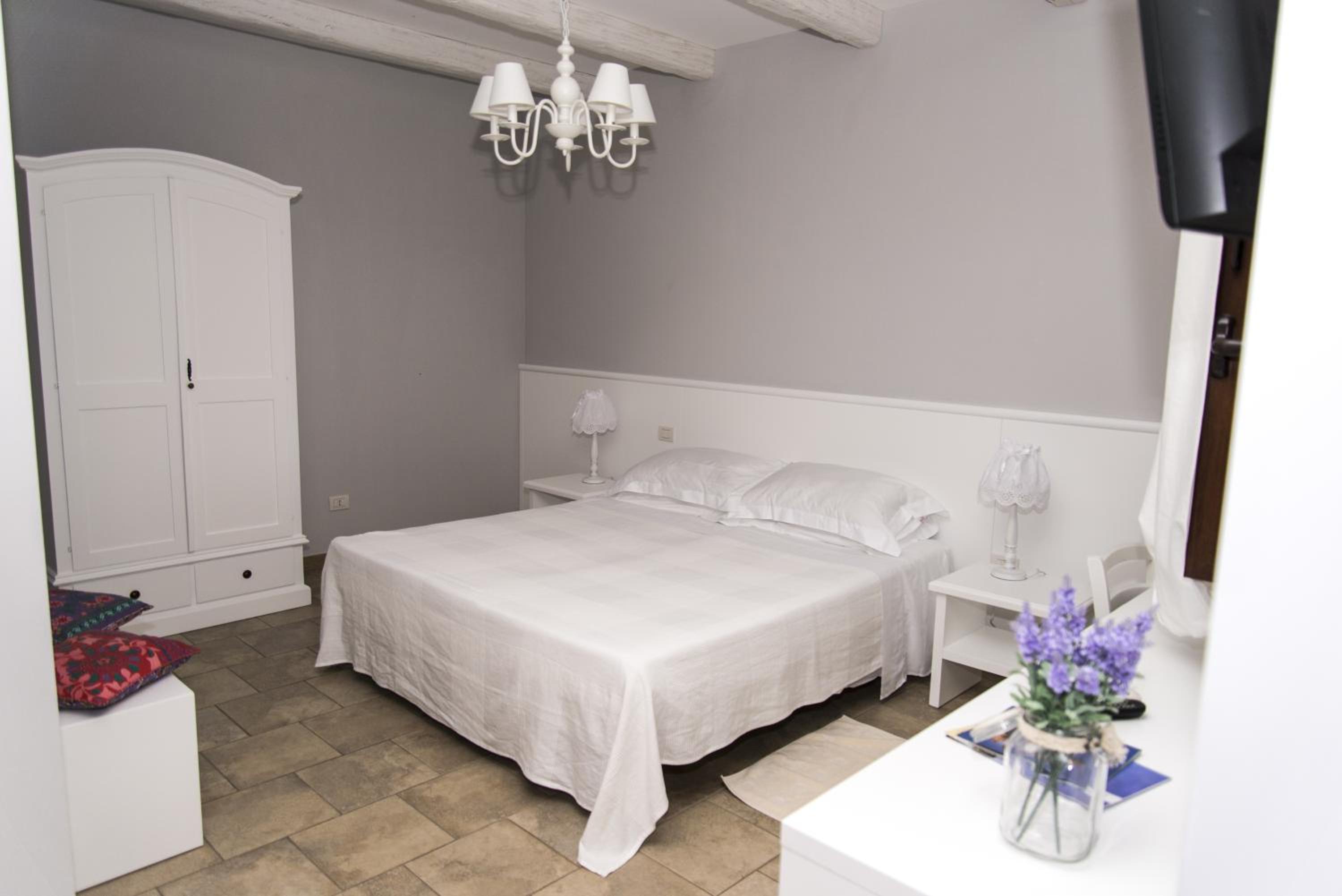 Double or Twin Room photo 2