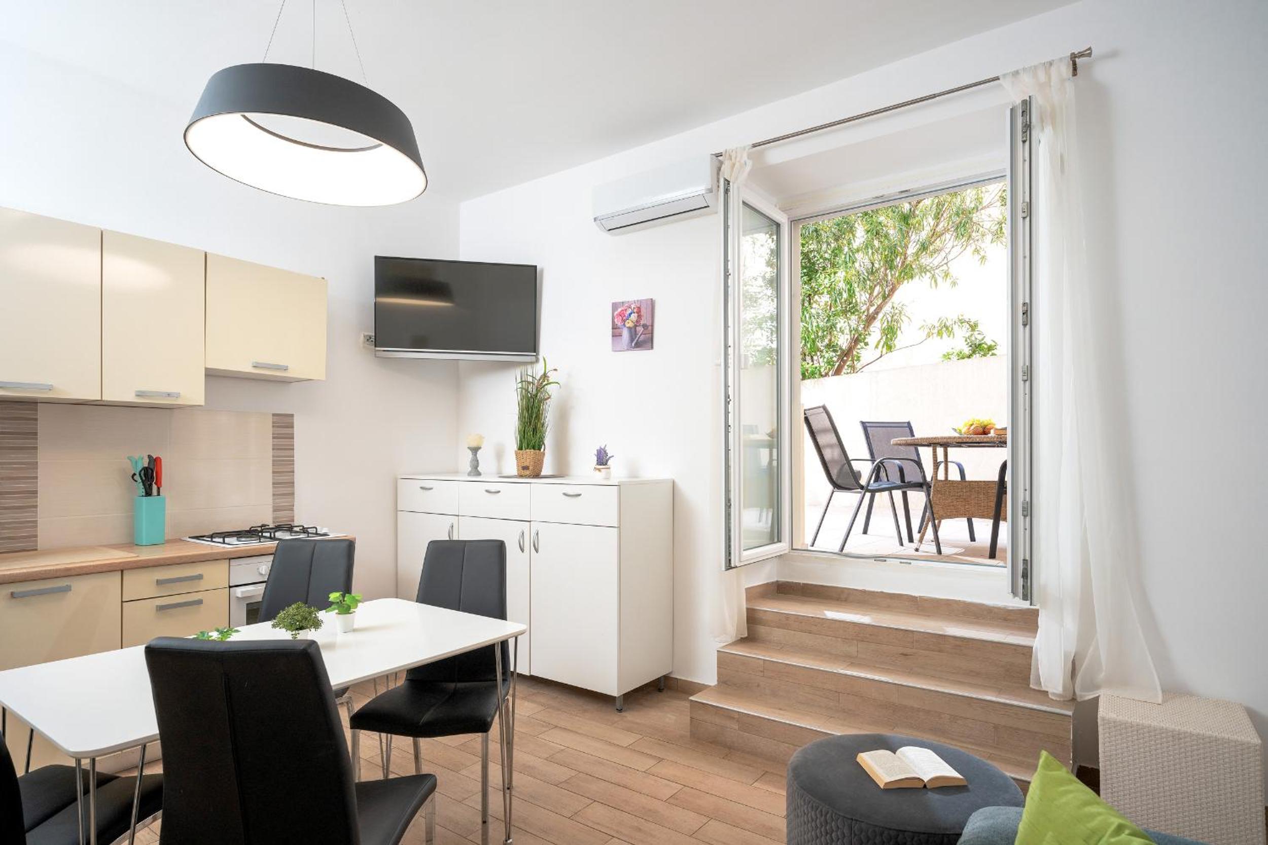 Apartment with Terrace photo 2