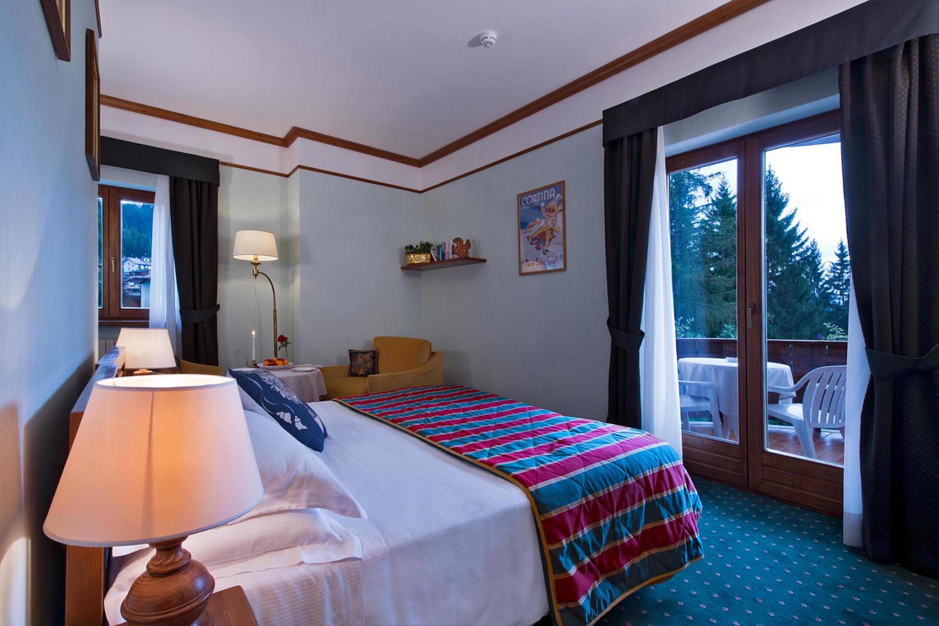 Double Room with Balcony and Mountain View - Photo 1