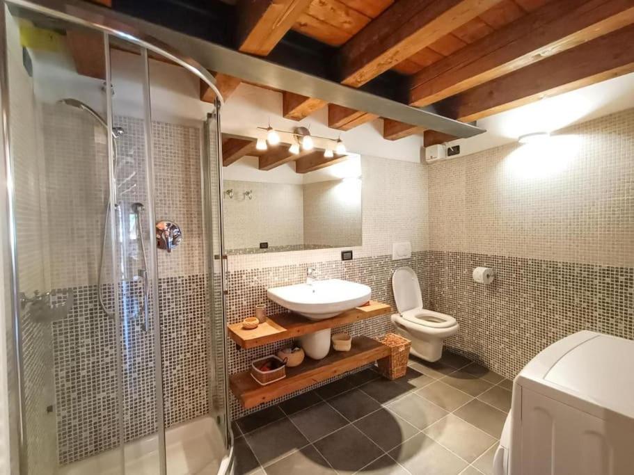 Three-Bedroom Apartment With Mountain View photo 3
