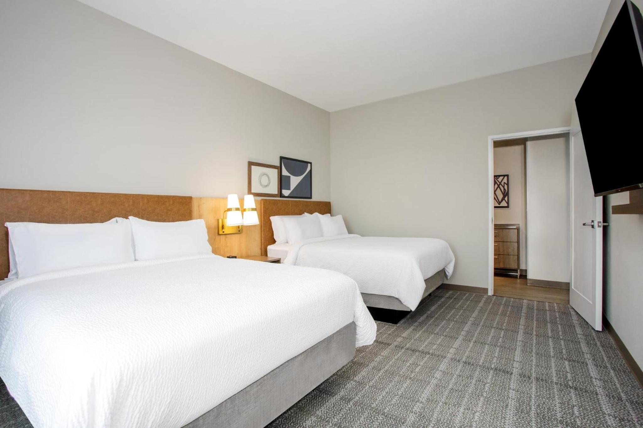 One-Bedroom Suite with Two Queen Beds - Photo 3