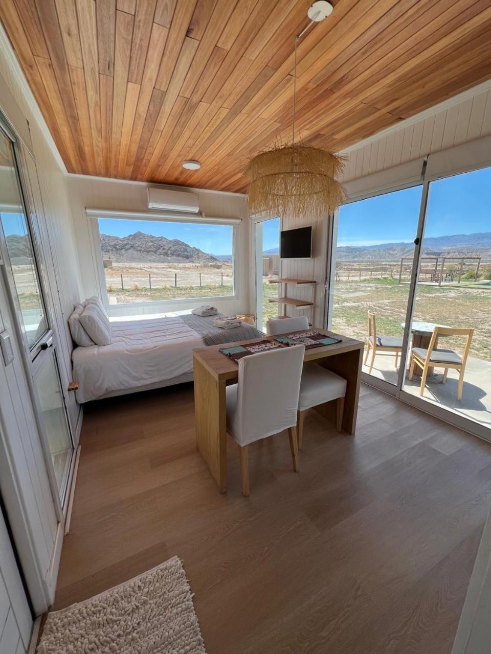 One-Bedroom House photo 1