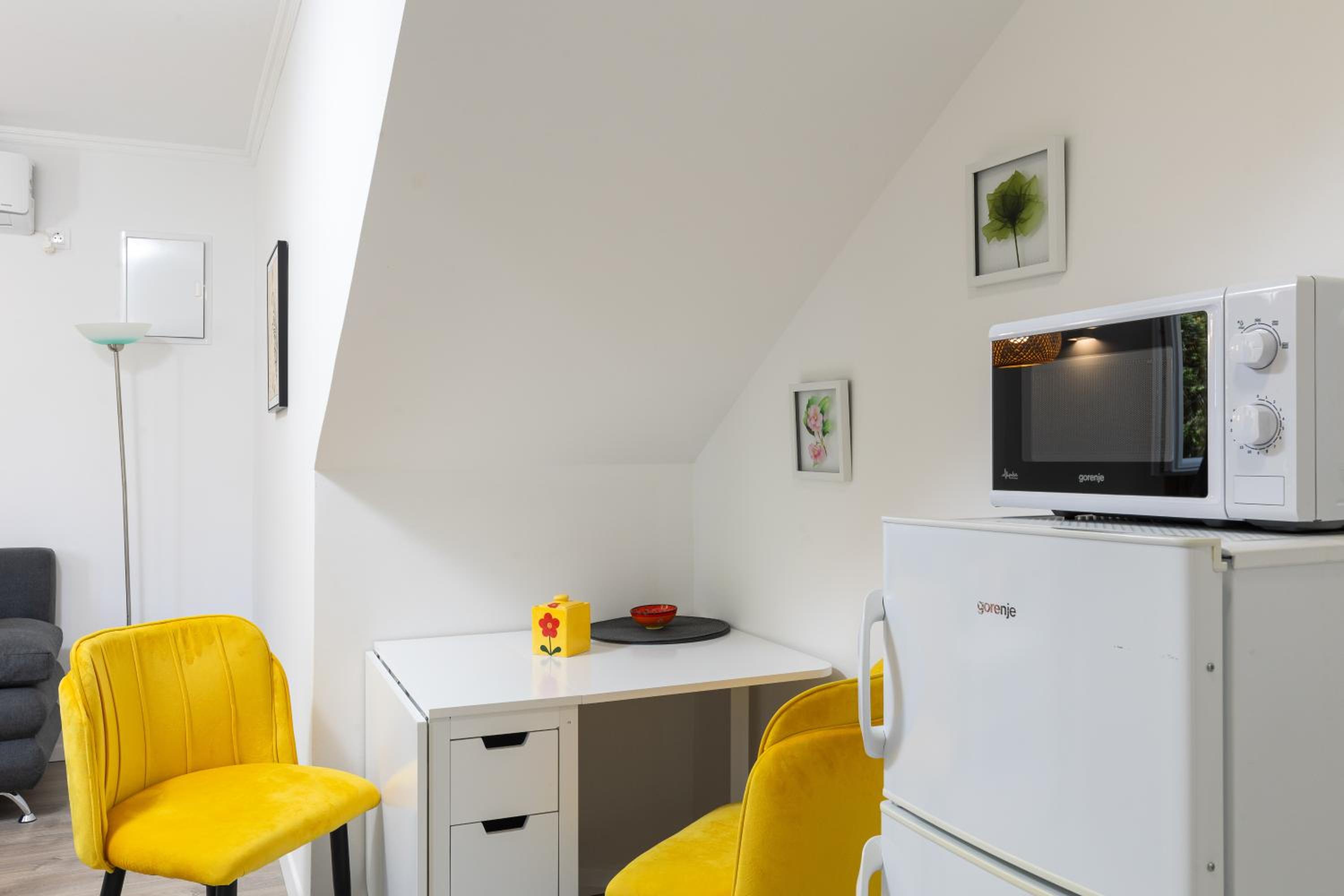 One-Bedroom Apartment photo 2