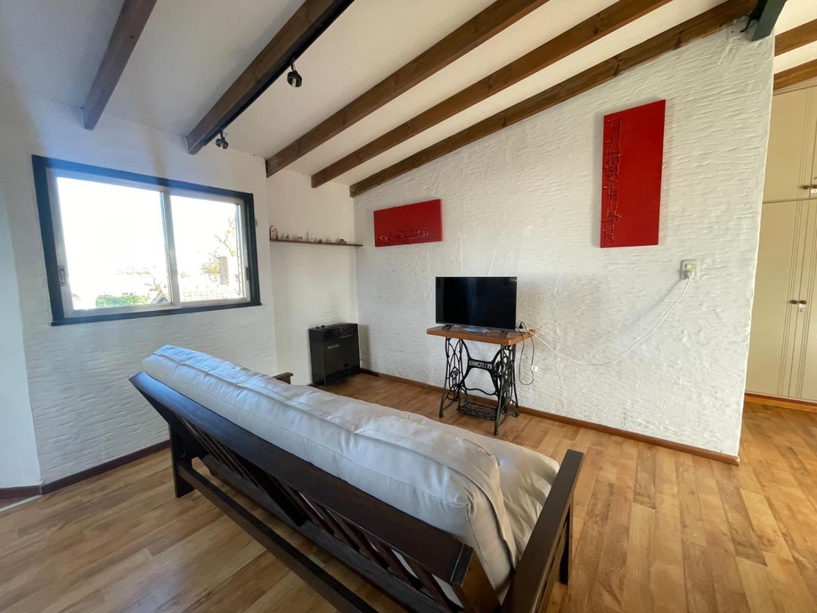 One-Bedroom Apartment photo 3