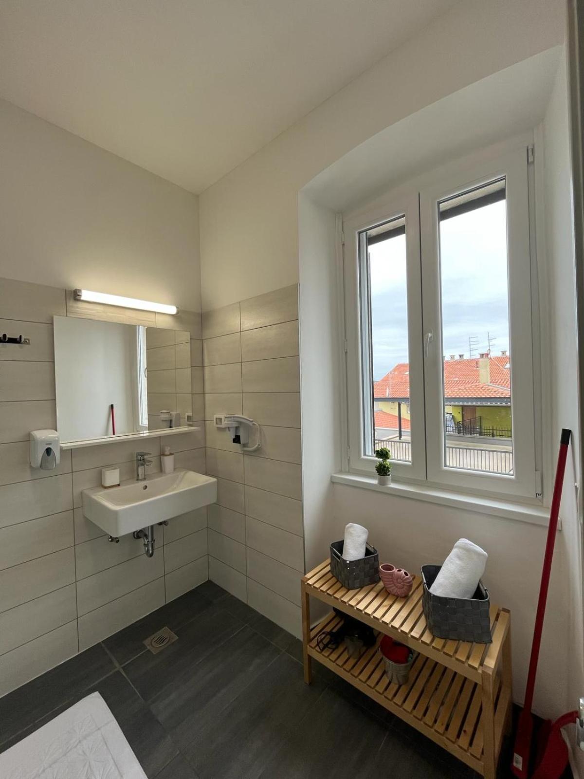 One-Bedroom Apartment - Photo 24