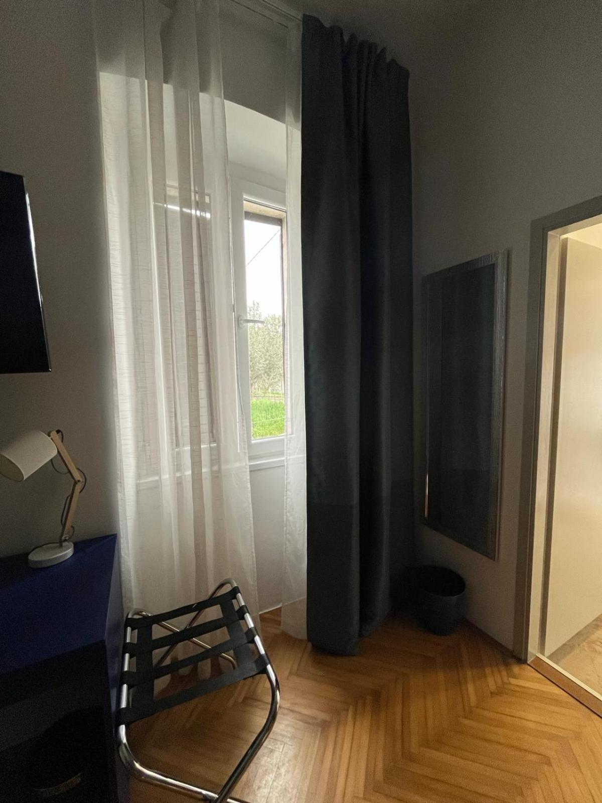 One-Bedroom Apartment - Photo 6