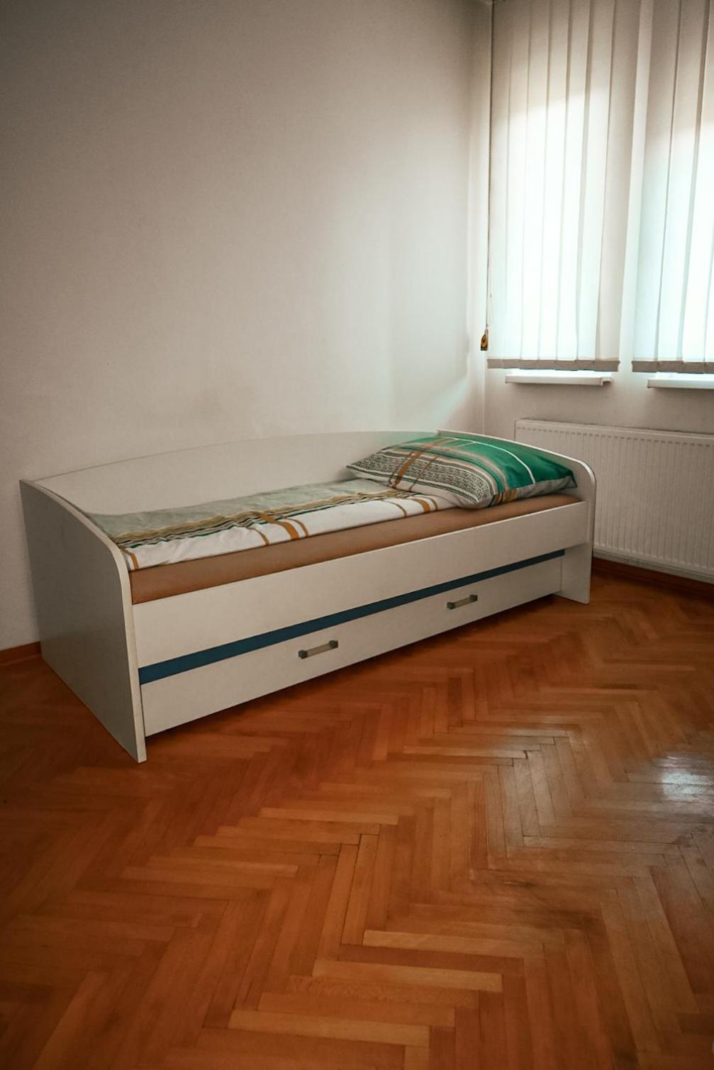 Apartment photo 2
