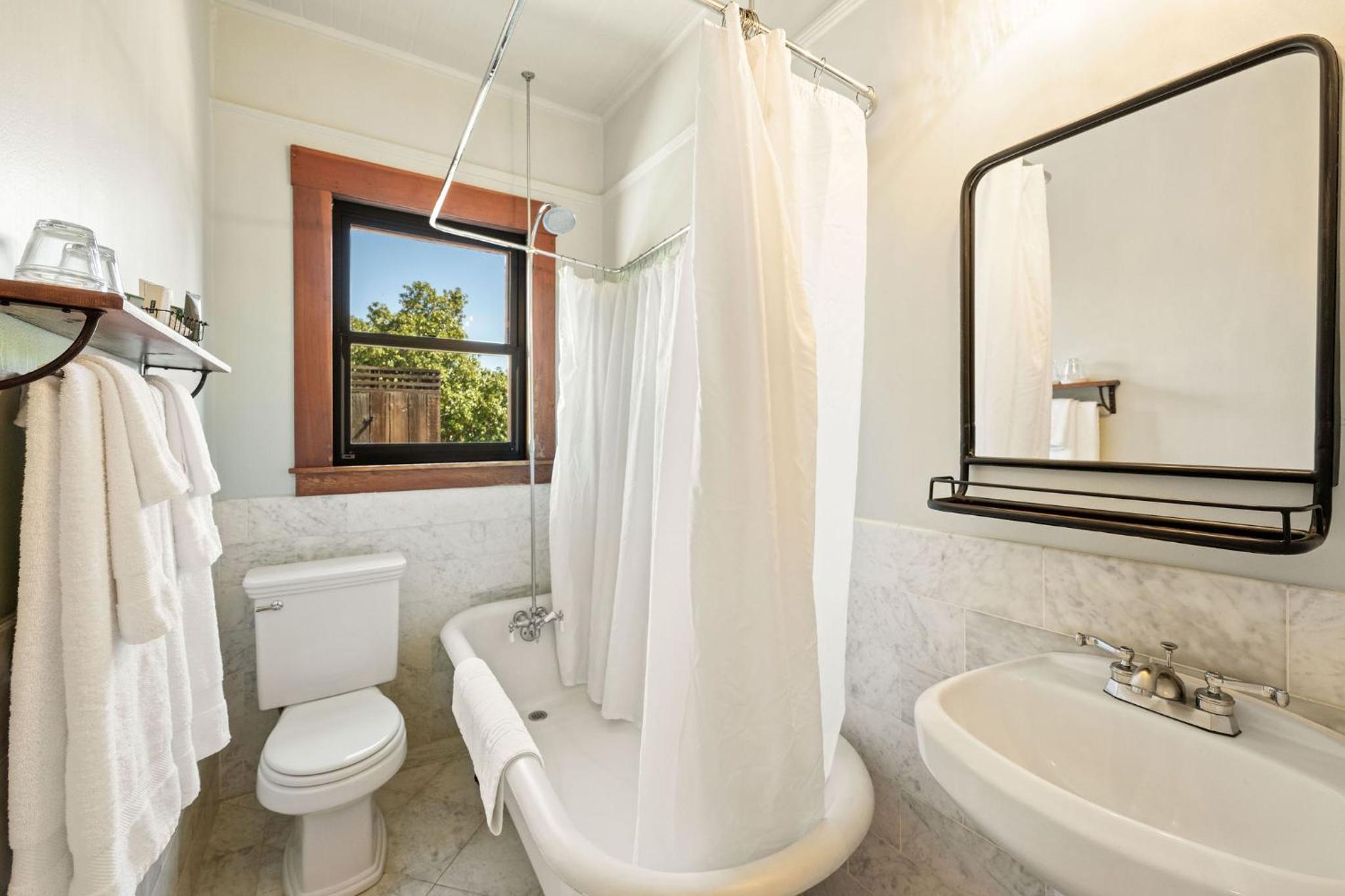 Superior Queen Room, Ensuite (Room 26) photo 3