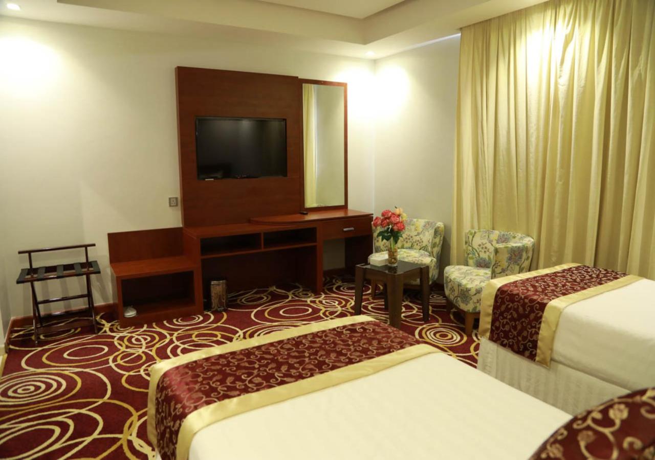 Twin Room - Photo 3