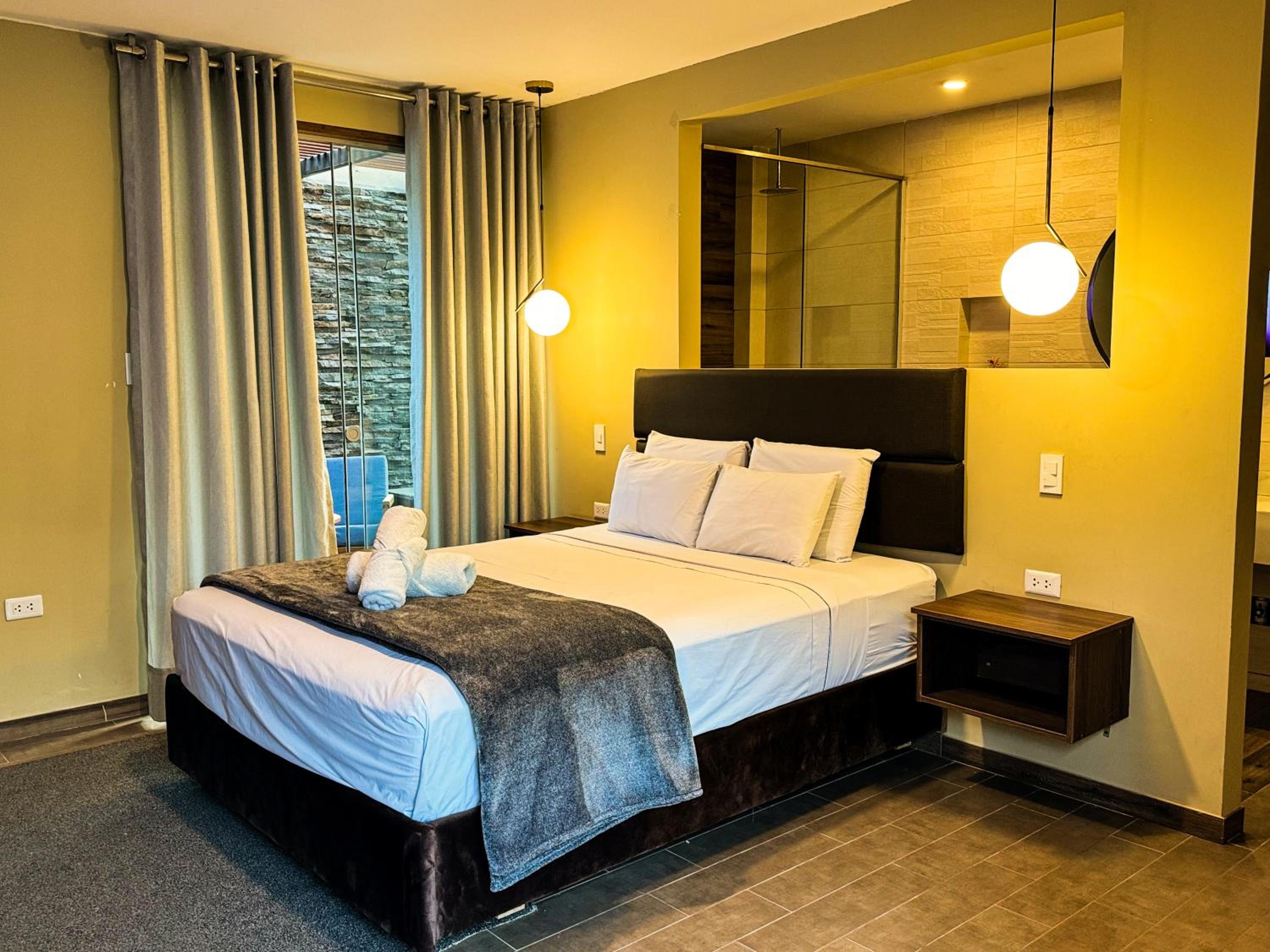 Deluxe Queen Room