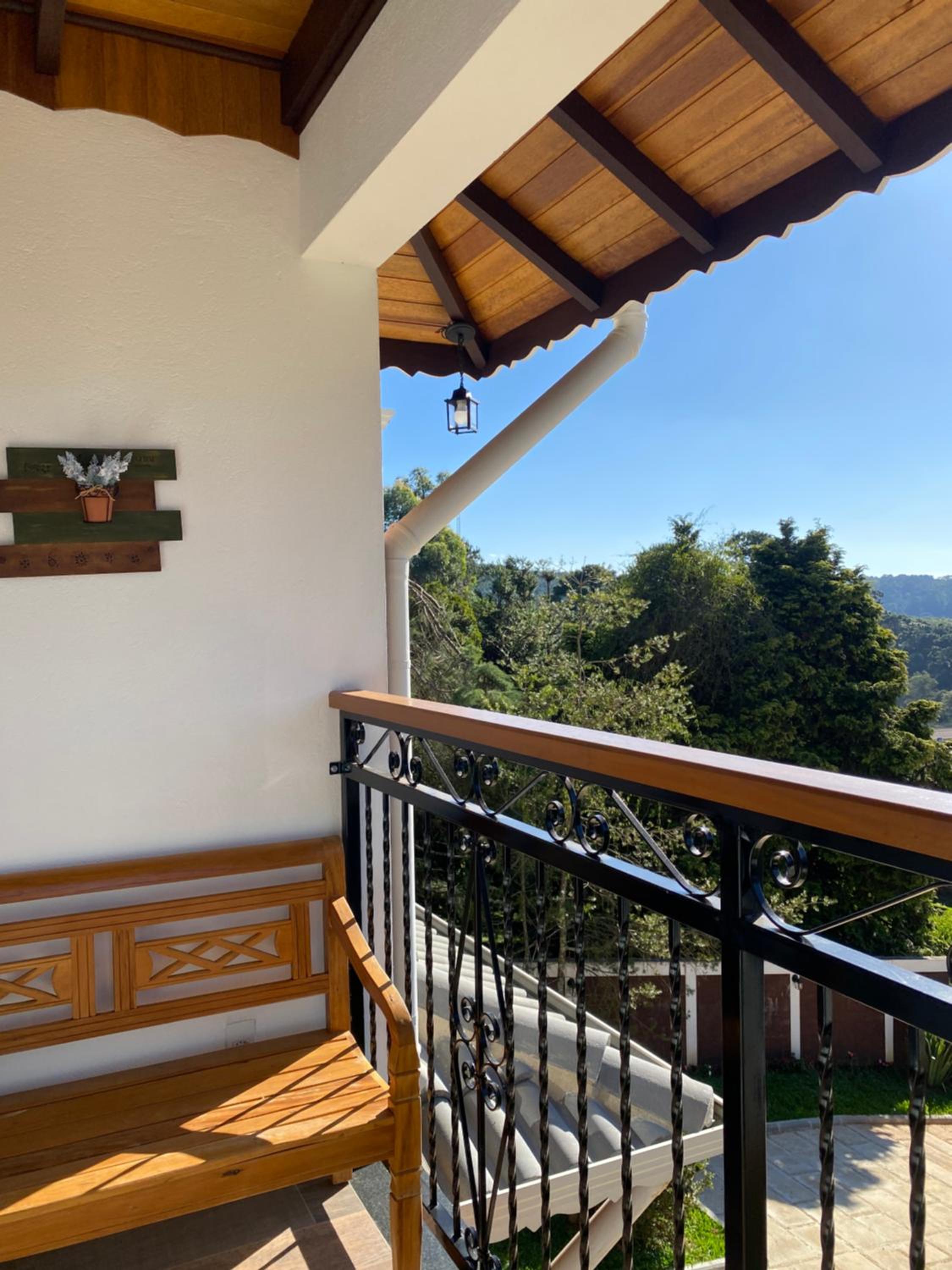 Apartment with Mountain View photo 2