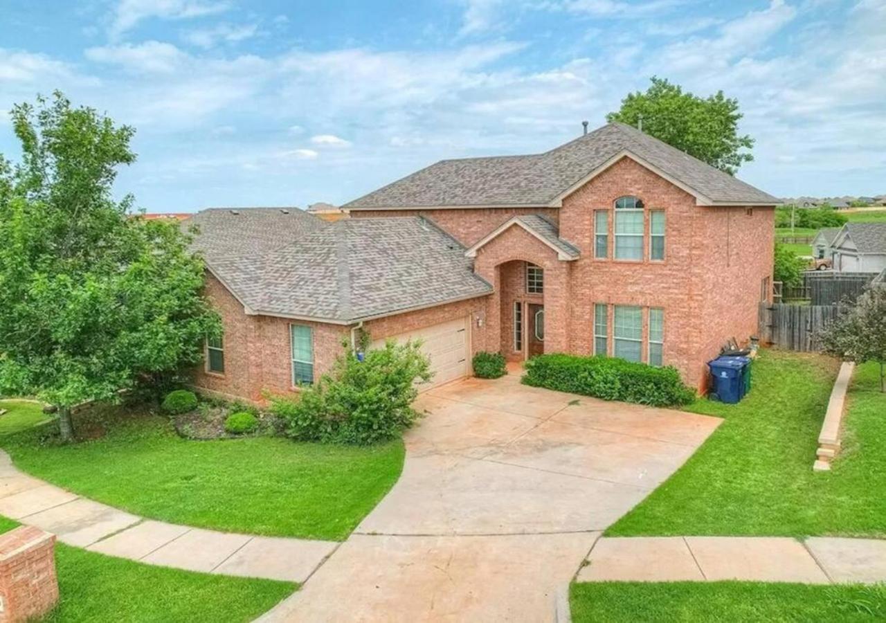 Four-Bedroom House photo 2