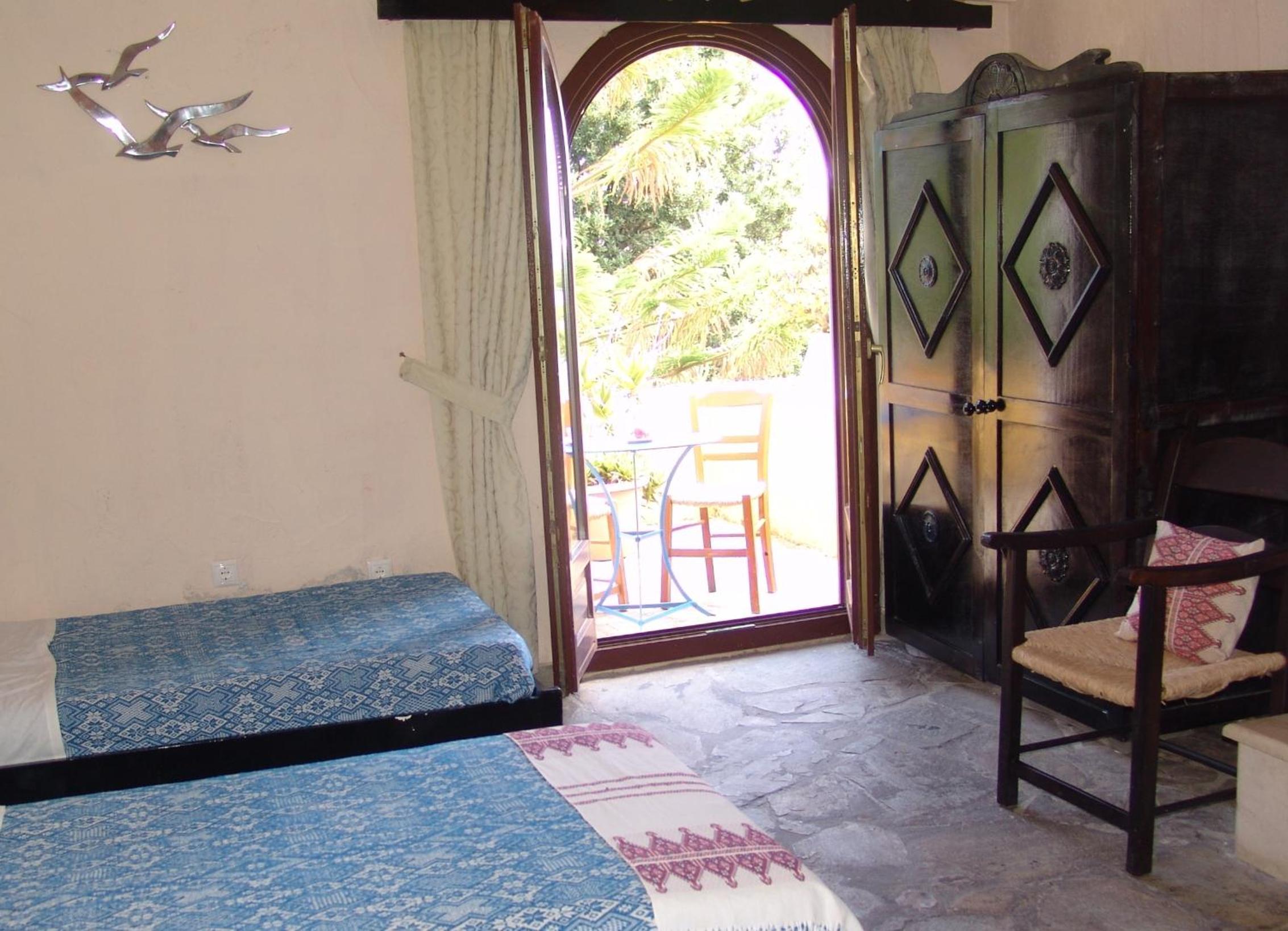 Triple Room (3 Adults) - Photo 14