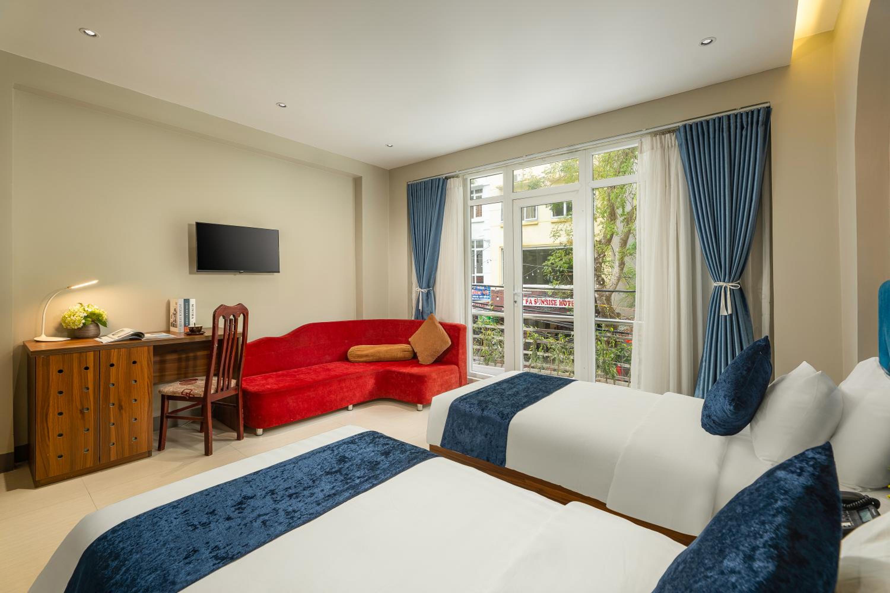 Twin Room with Balcony photo 3