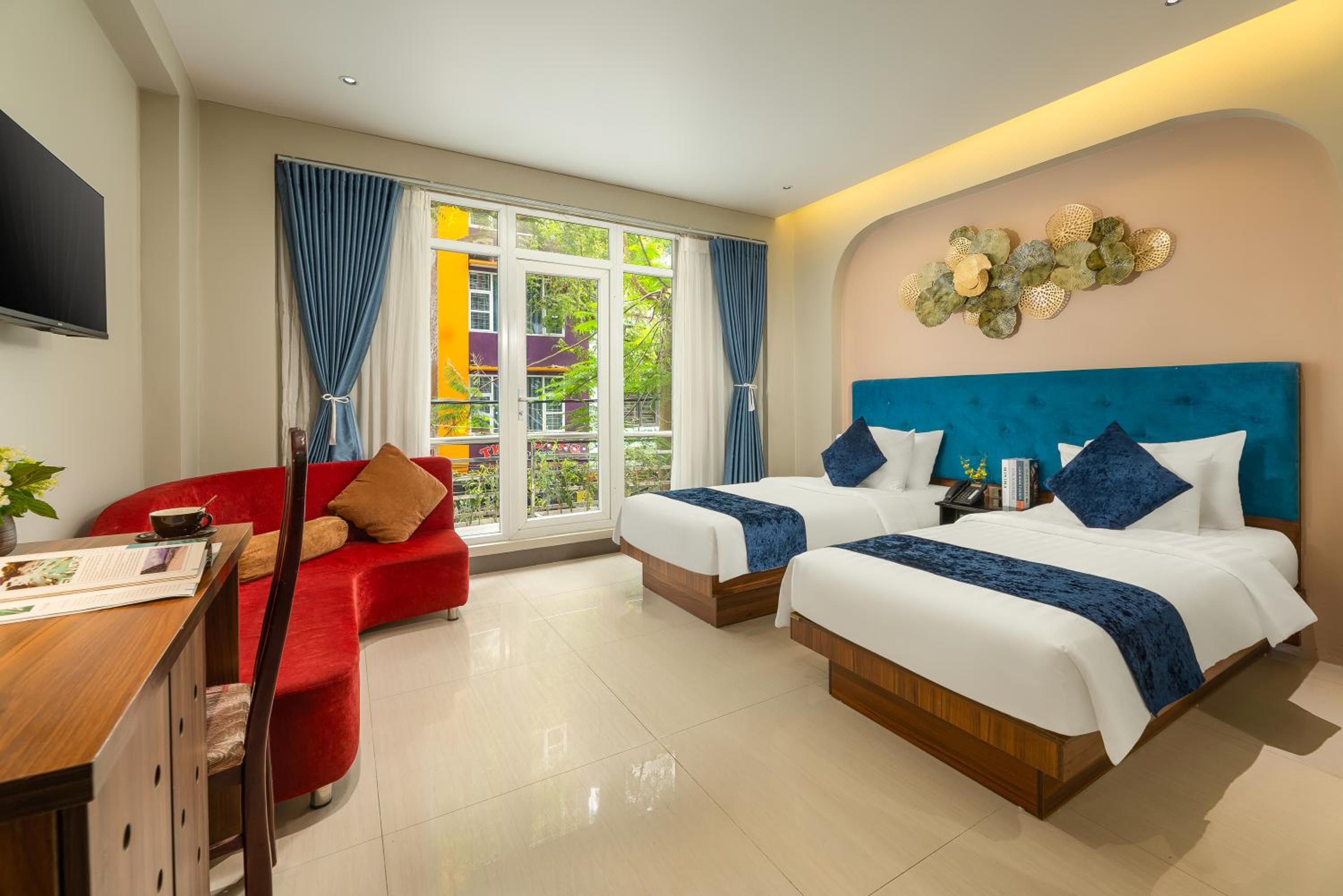 Twin Room with Balcony photo 2