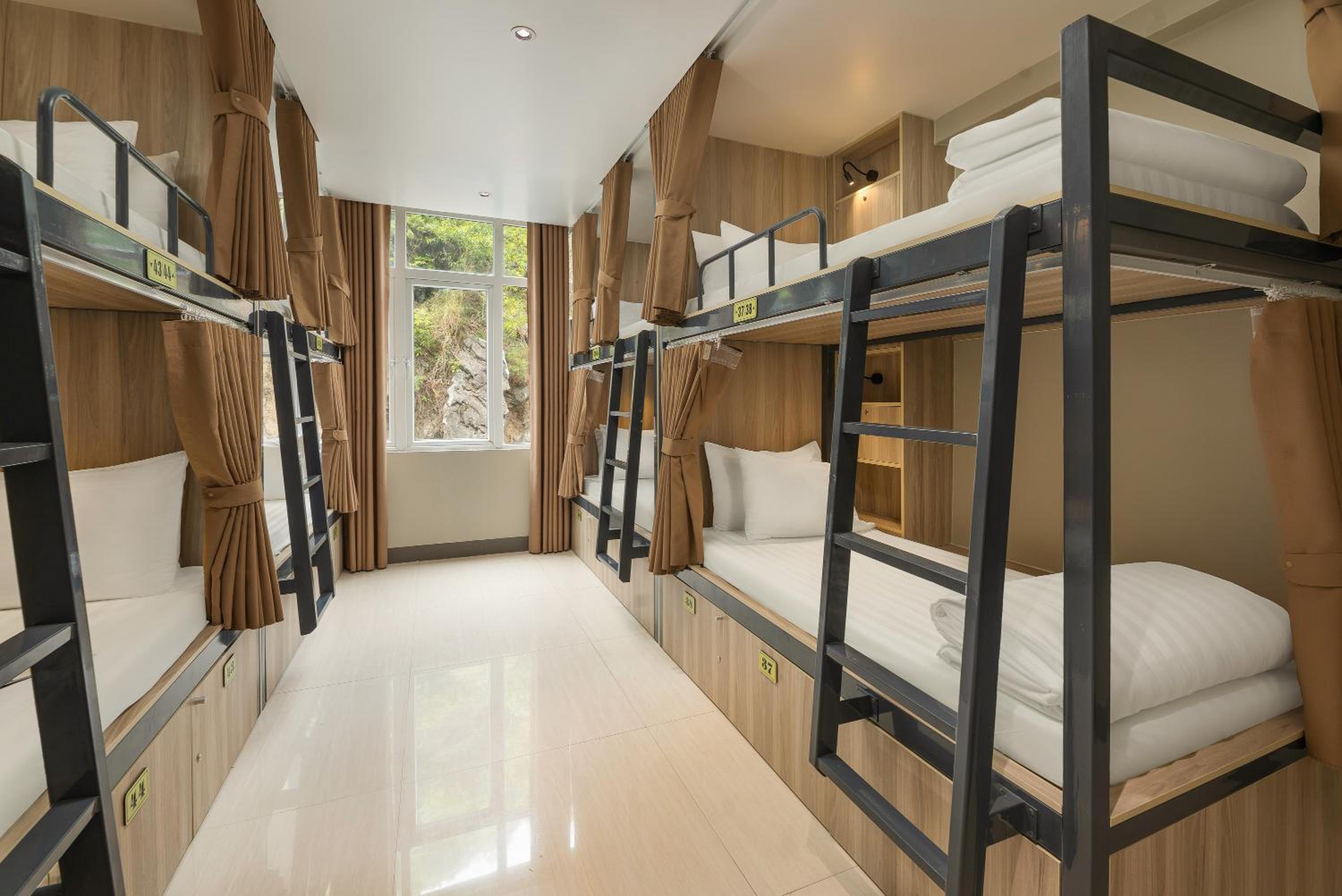 Bed in 8-Bed Mixed Dormitory Room photo 3