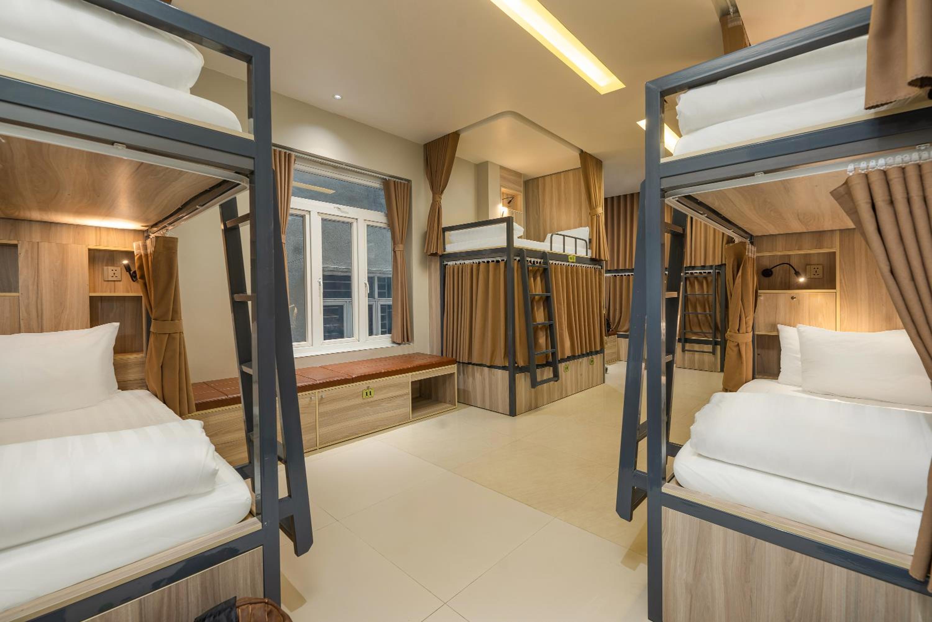 Bed in 12-Bed Mixed Dormitory Room photo 1