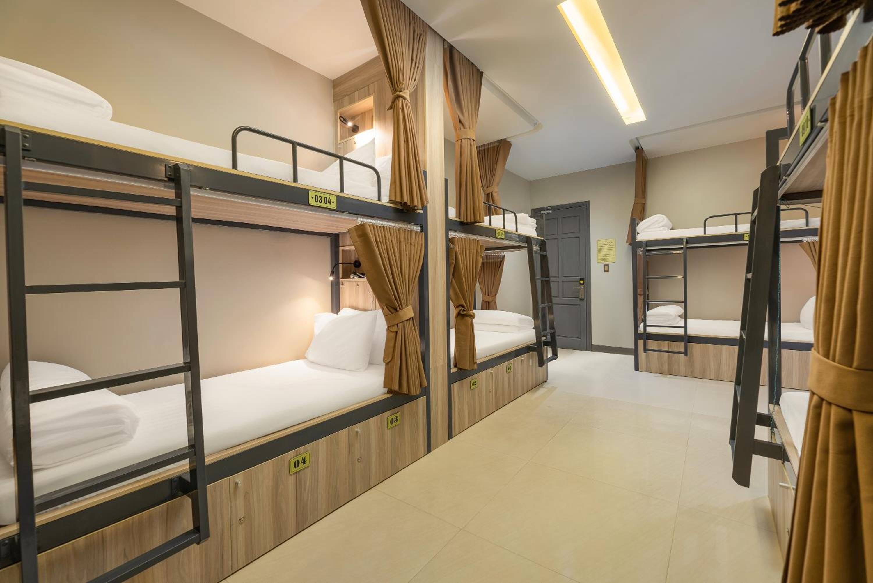 Bed in 12-Bed Mixed Dormitory Room photo 3
