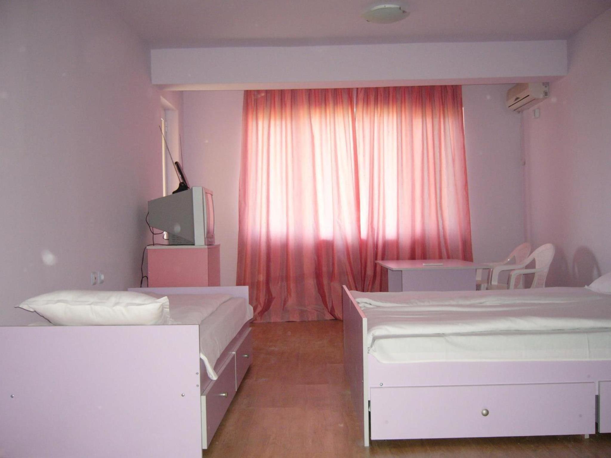 One-Bedroom Suite with Balcony photo 2