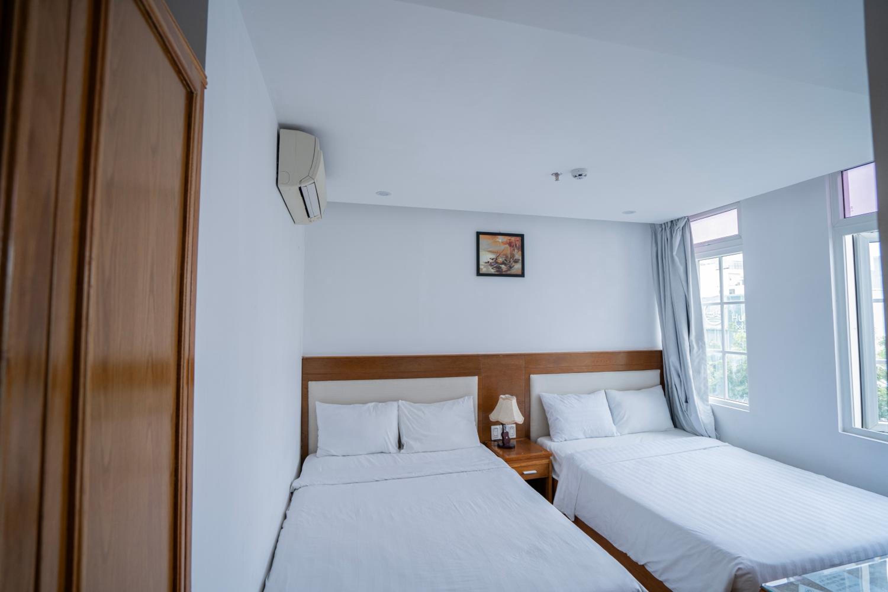 Family Room - Photo 13
