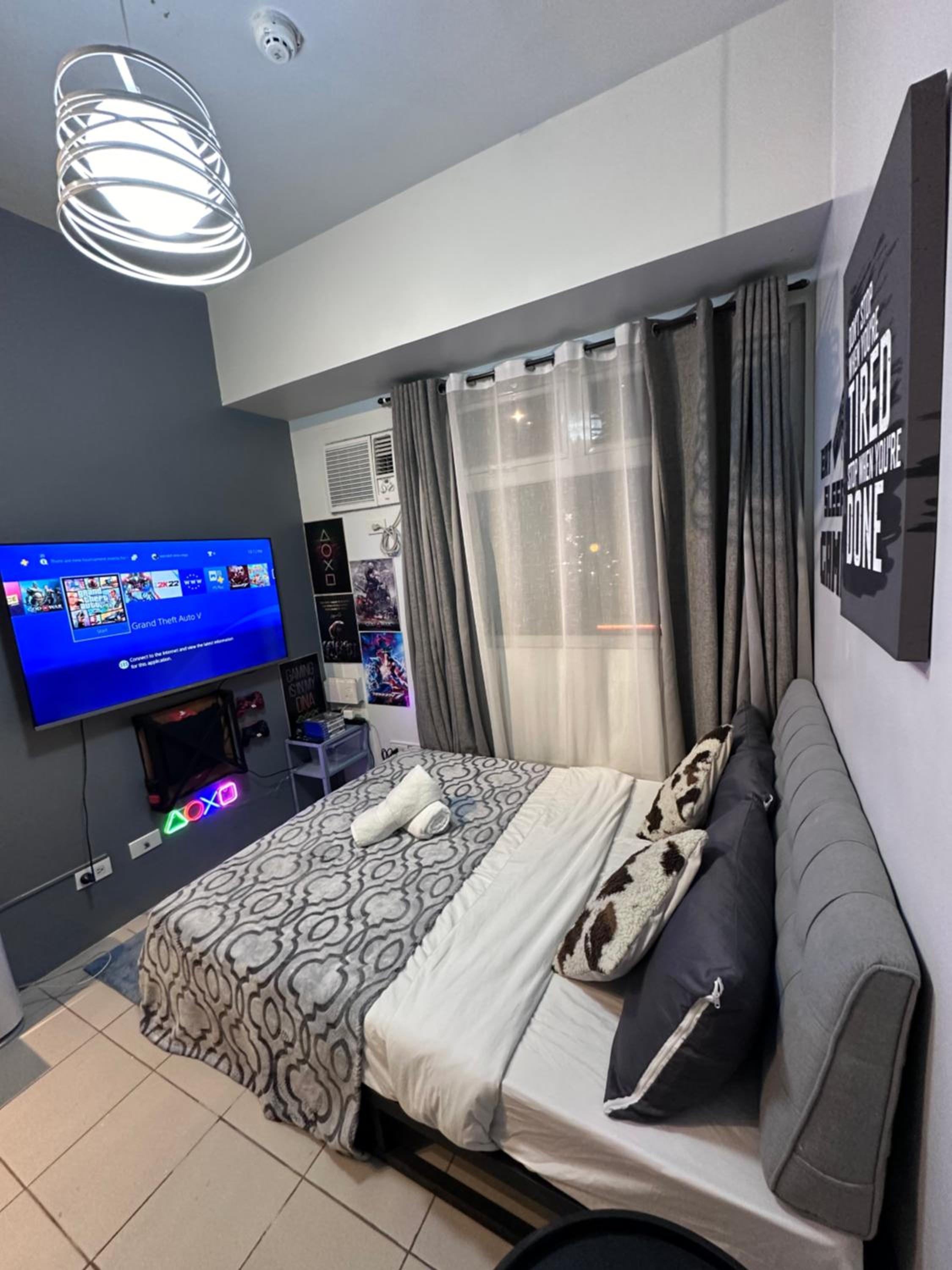 Deluxe Studio