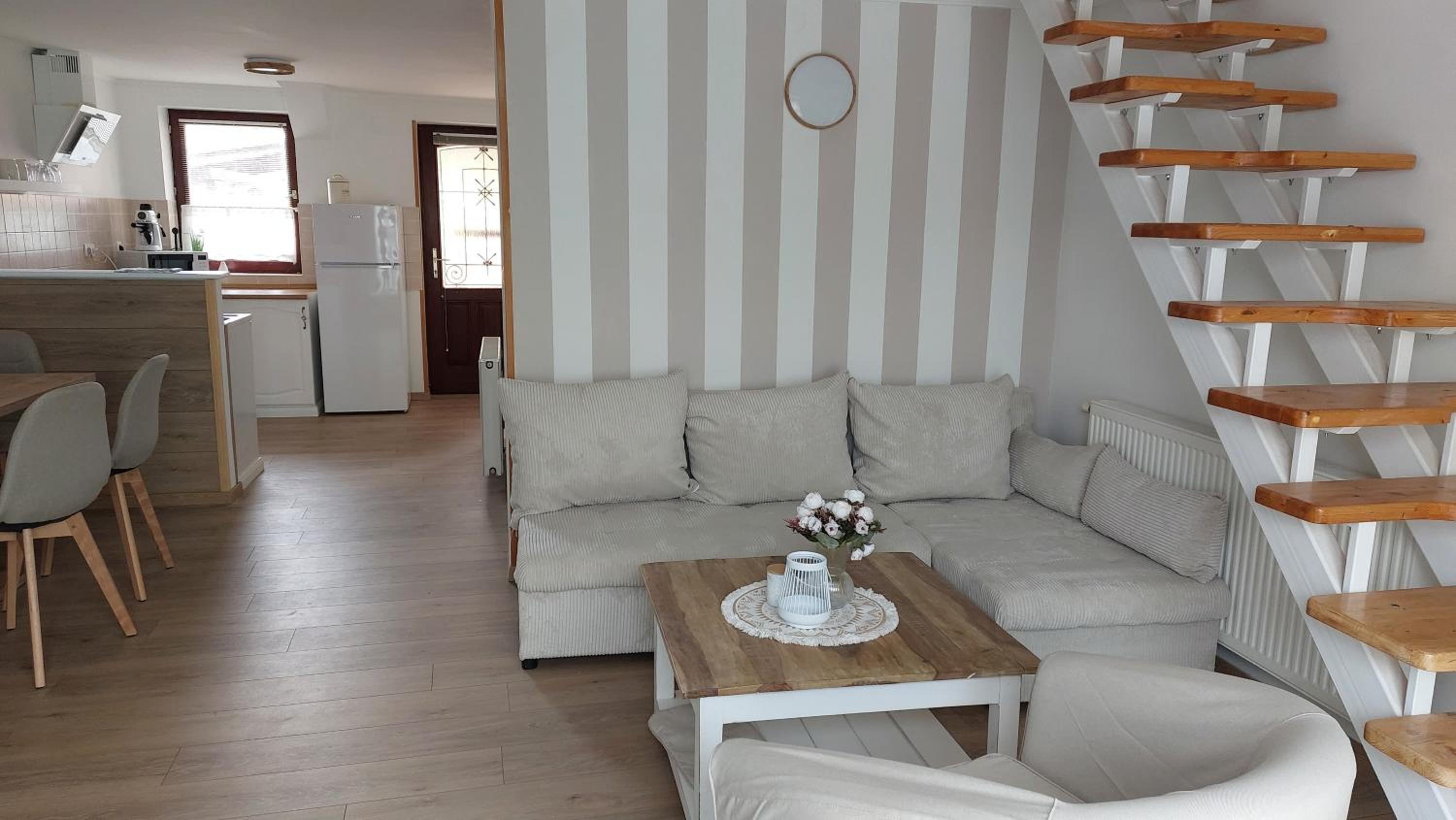 Apartment - Split Level photo 1