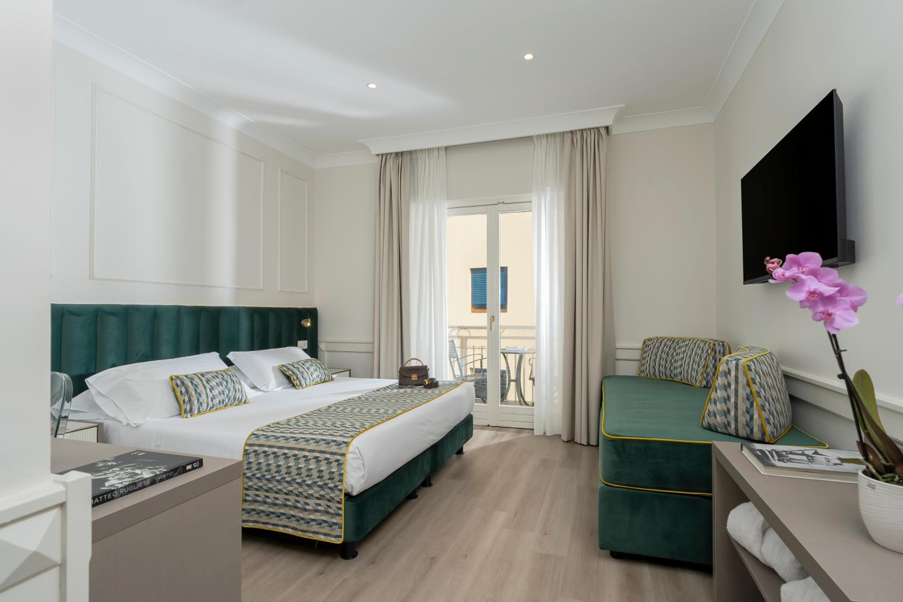 Deluxe Doppel- oder Zweibettzimmer mit Balkon