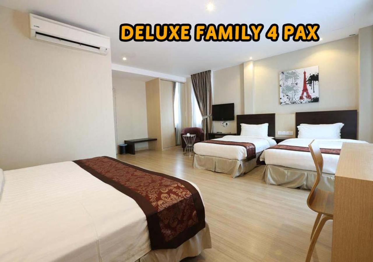 Deluxe Family Room - Photo 1