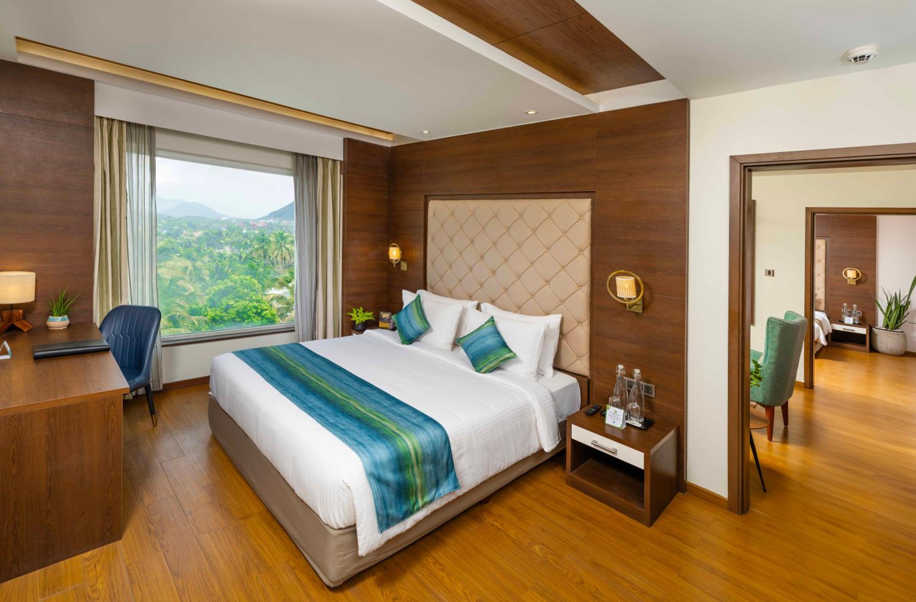 Diplomatic Suite - Photo 1