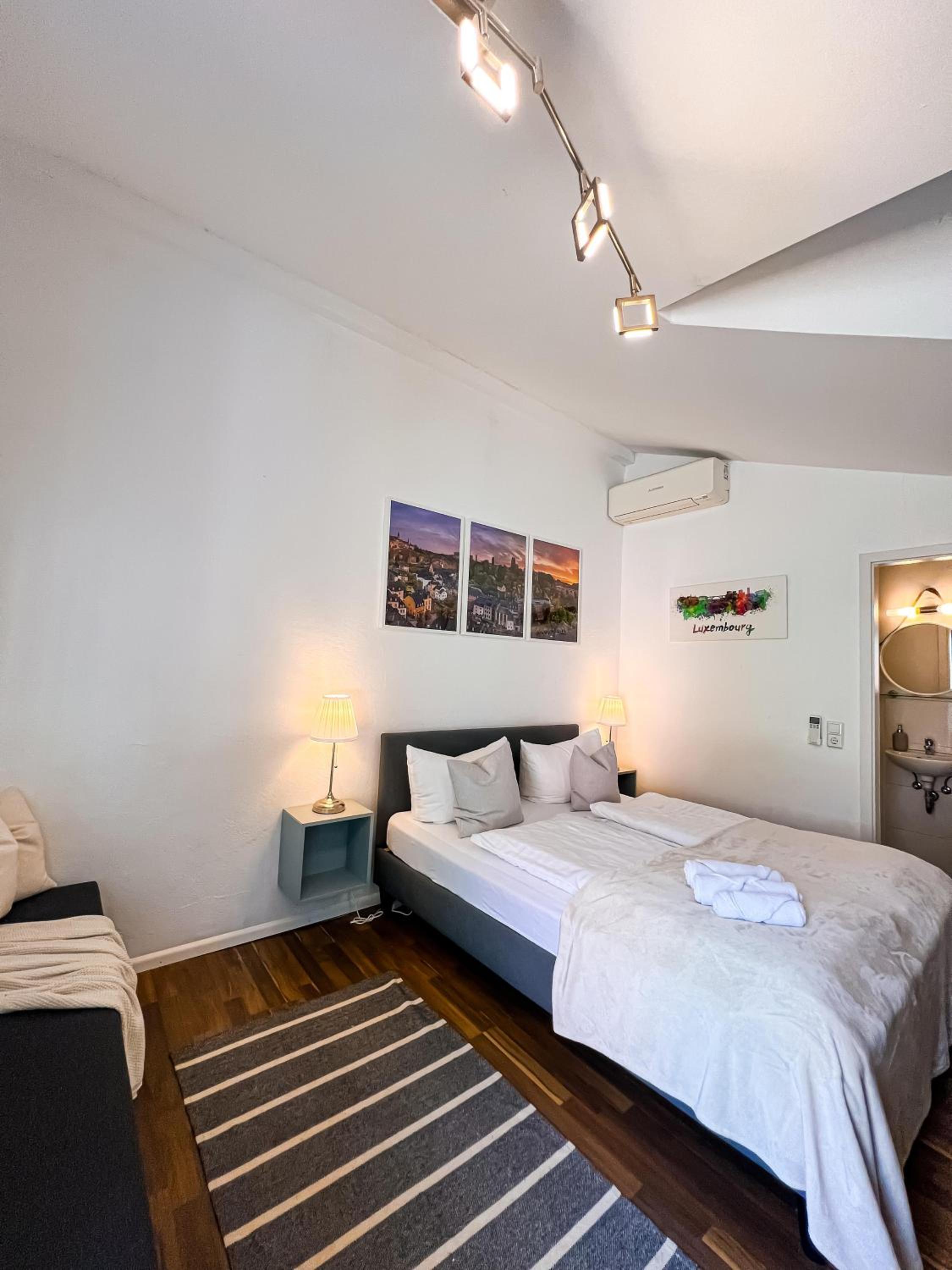 One-Bedroom Apartment - Photo 6