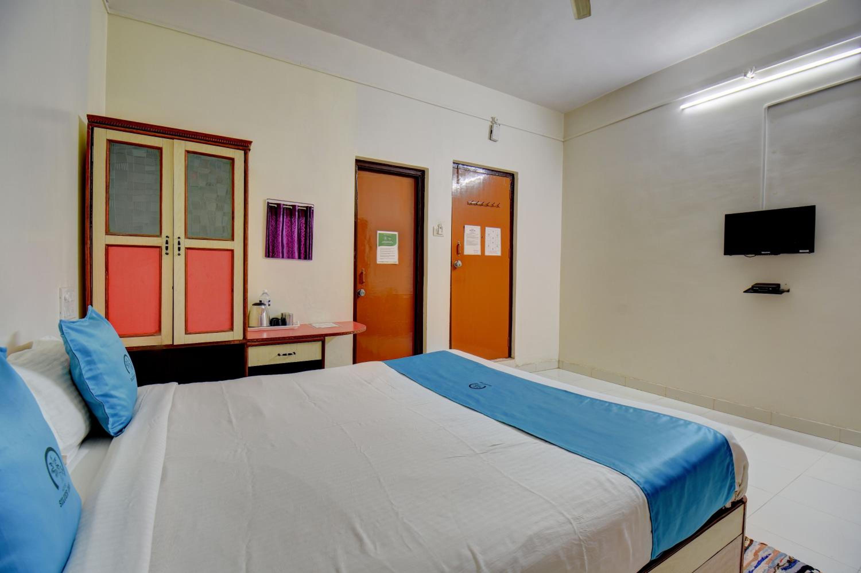 Double Room with Private Bathroom photo 1