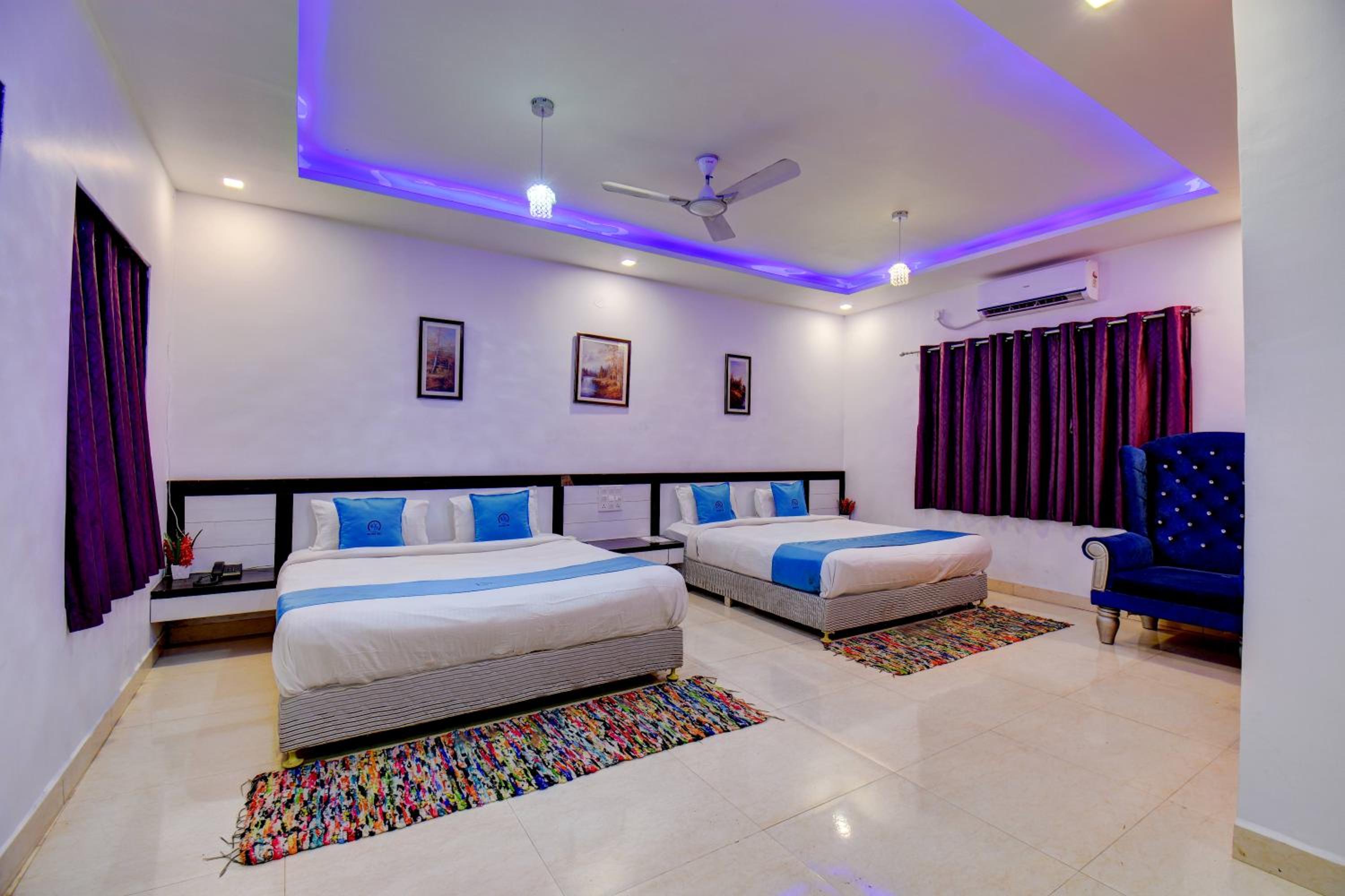 Family Room - Photo 1