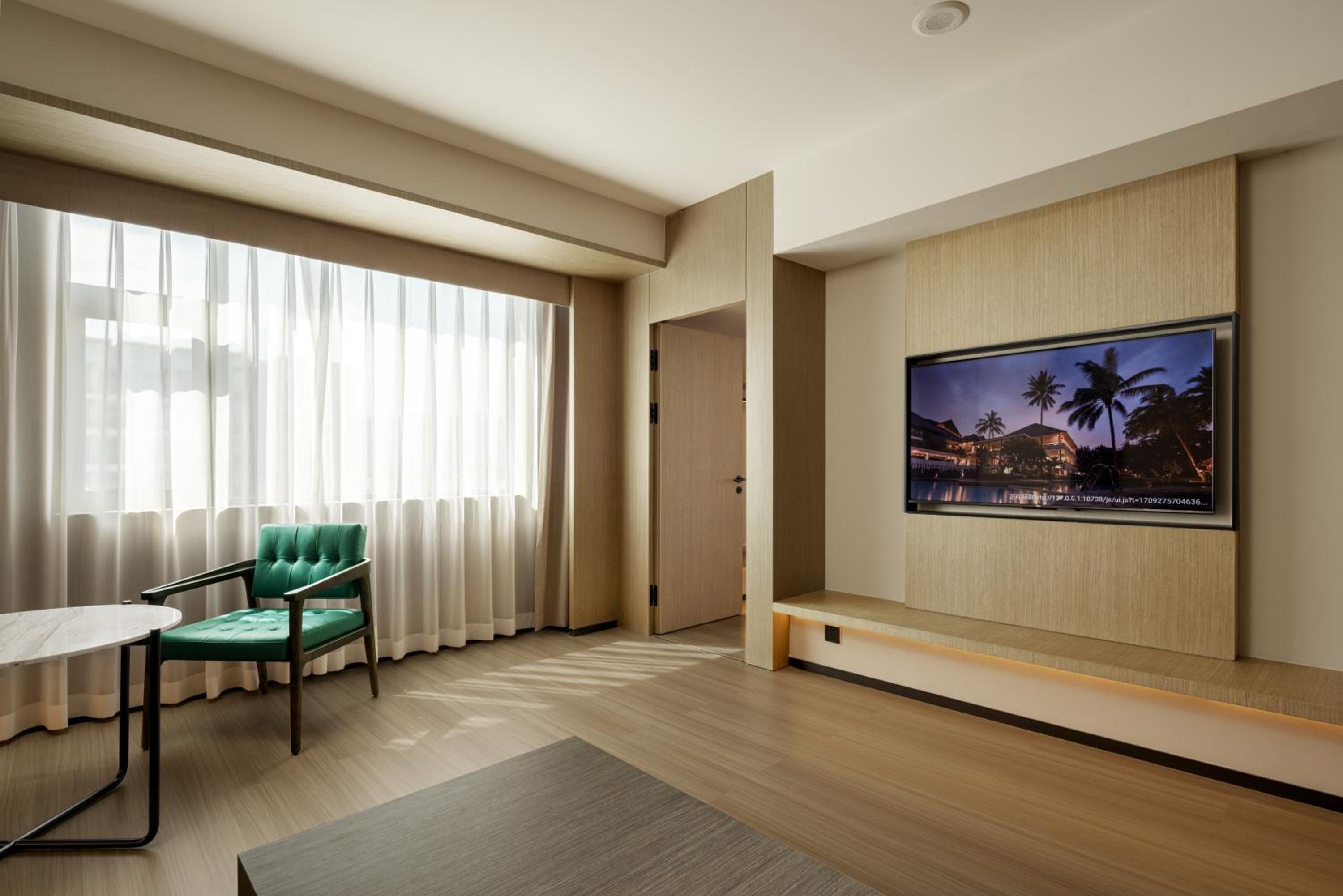 King Suite with City View photo 1