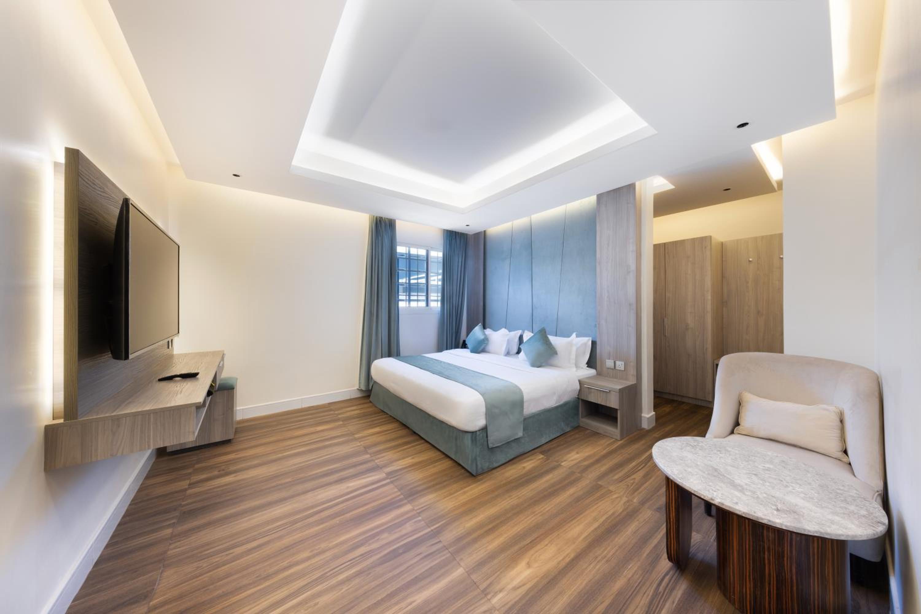 Deluxe King Room photo 1