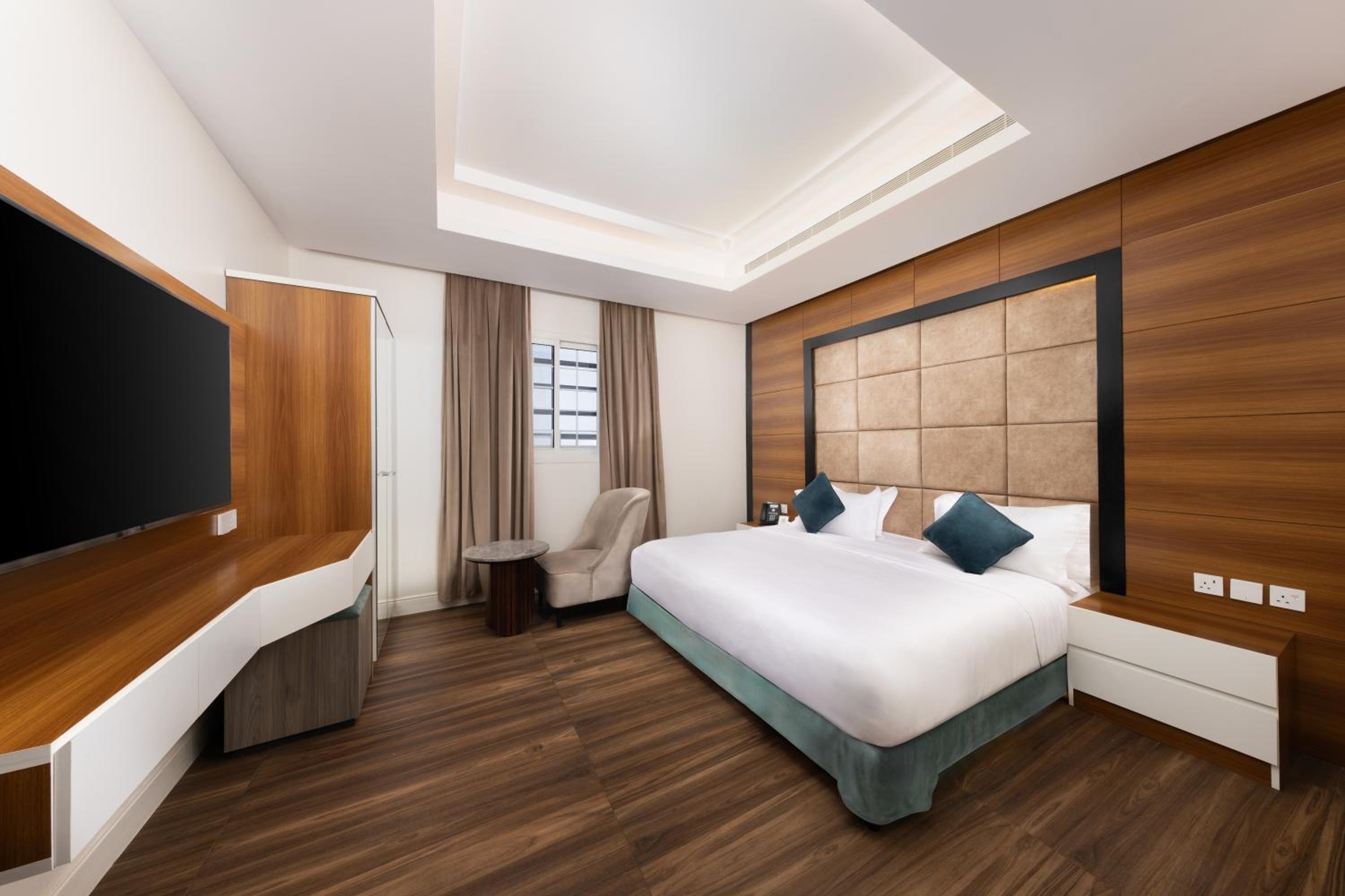 Standard King Room photo 1
