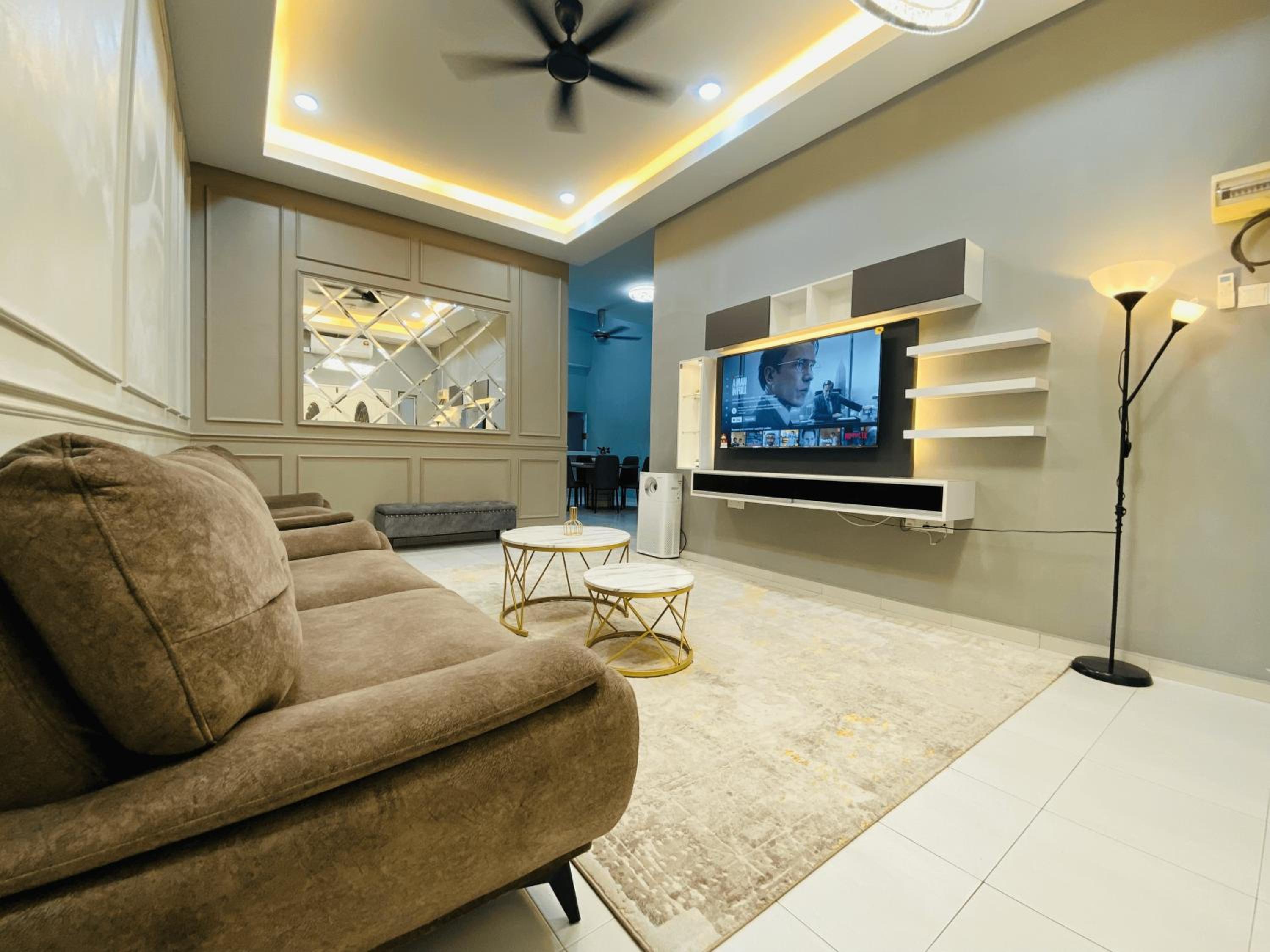 Three-Bedroom House photo 1