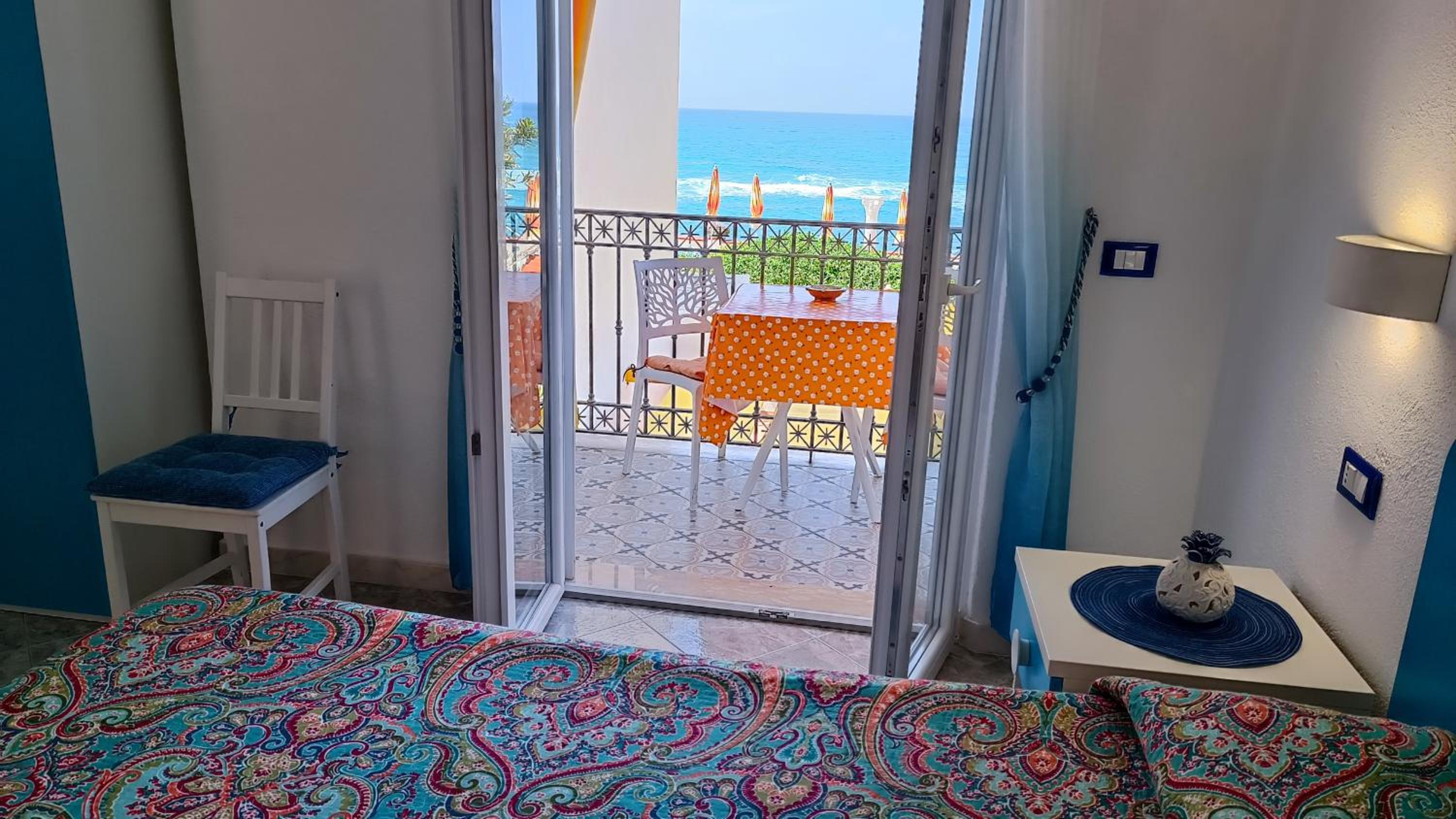 Apartment with Sea View - Photo 5