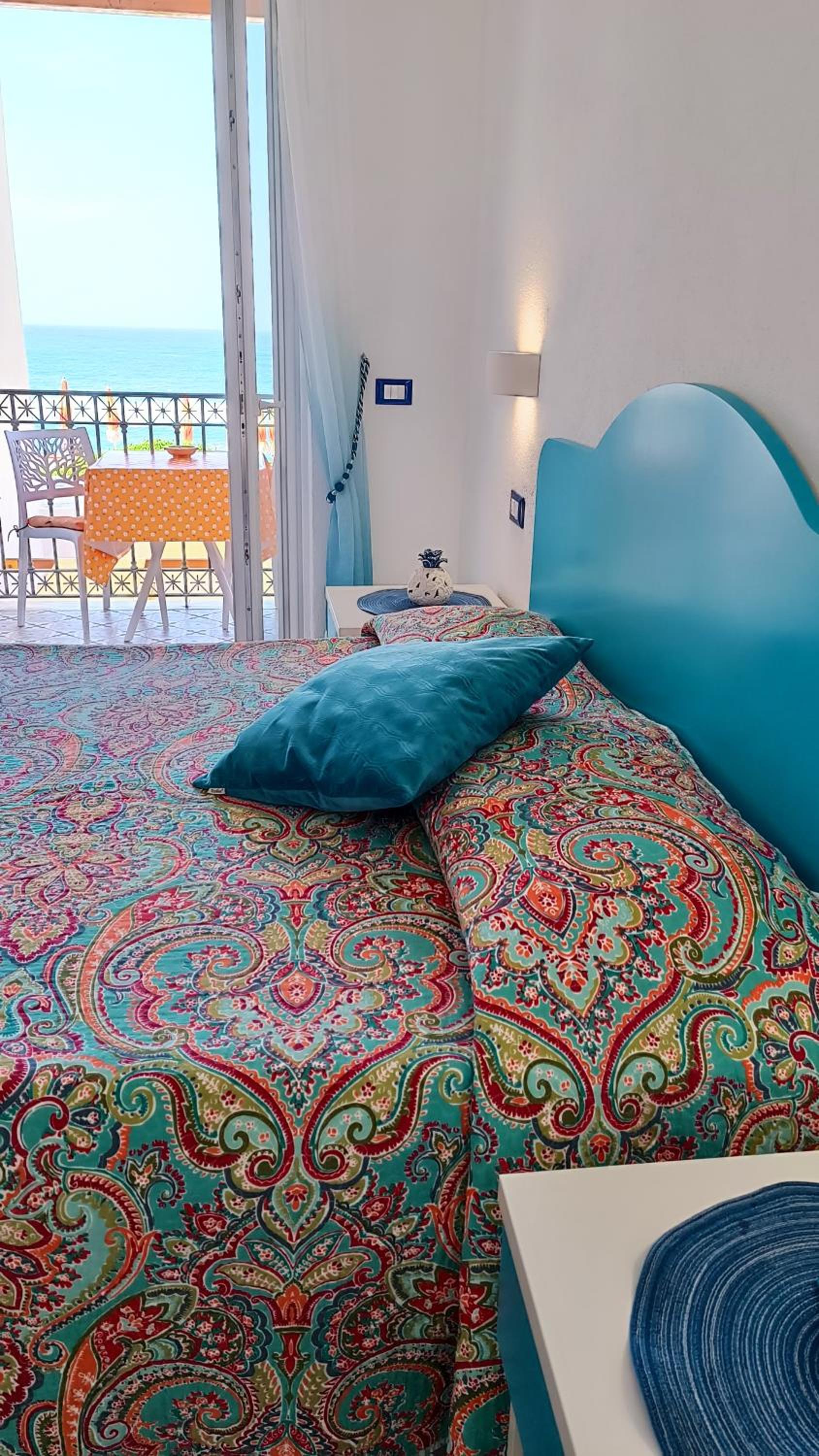 Apartment with Sea View - Photo 4