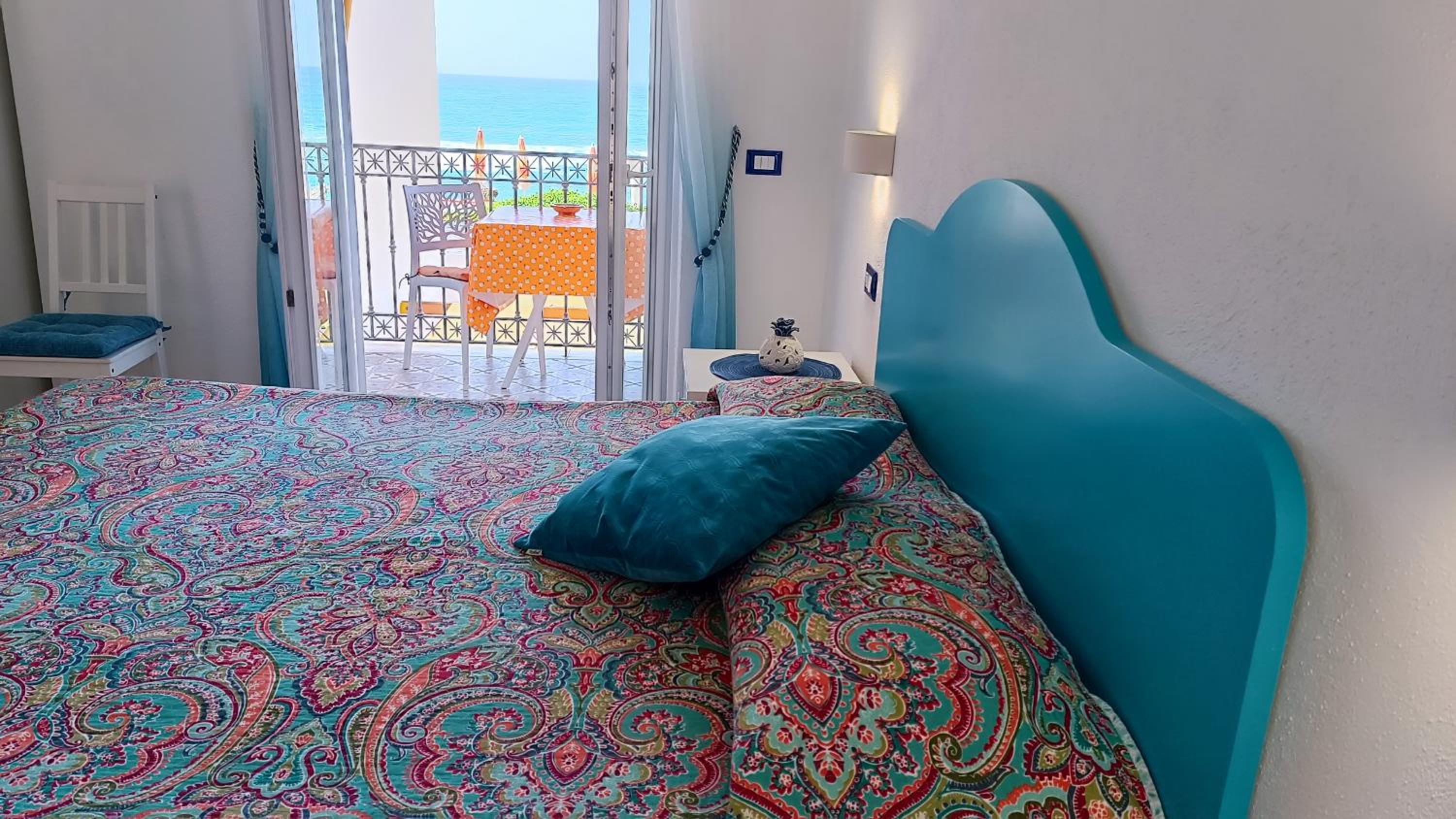 Apartment with Sea View - Photo 3