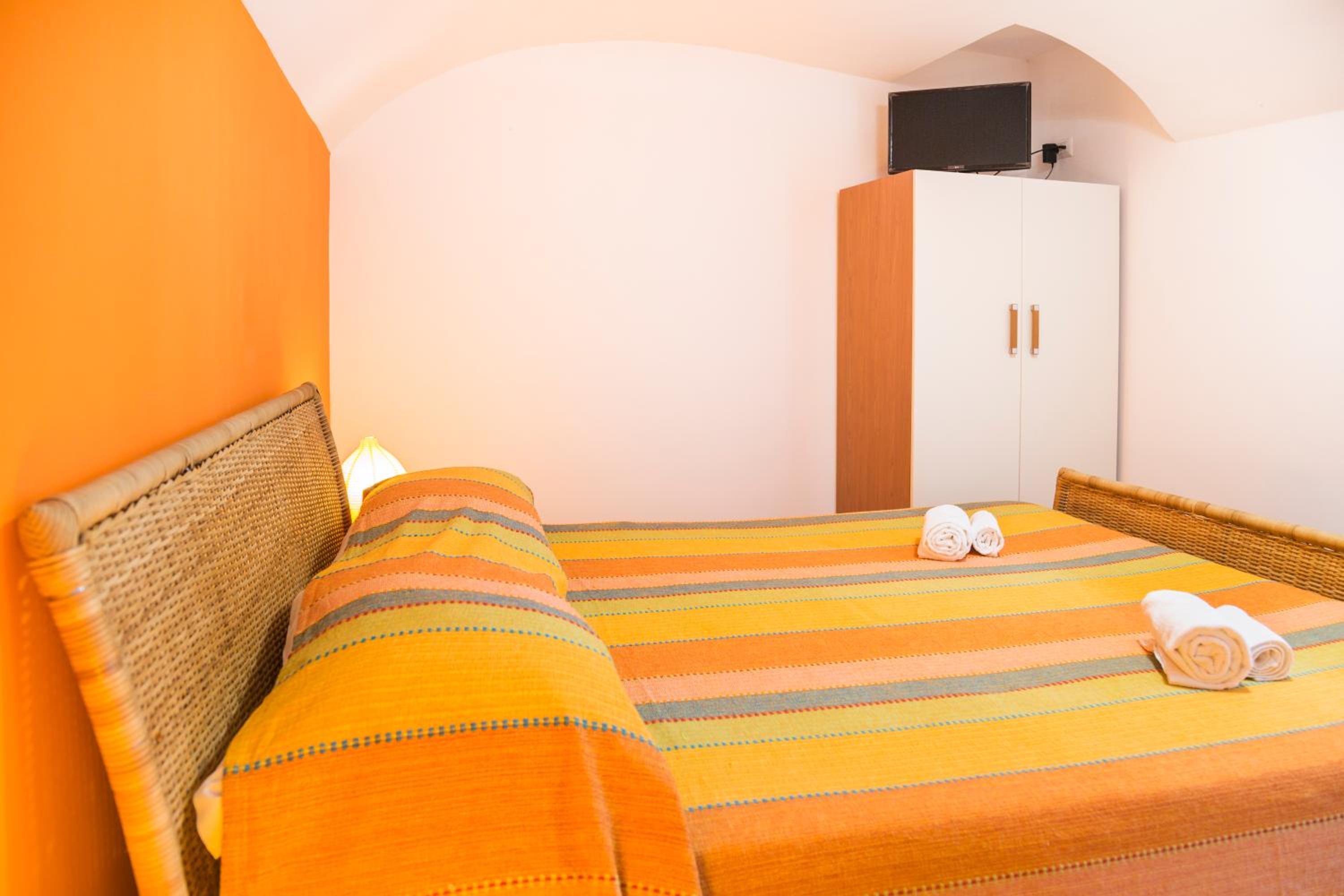 Double Room with Private Bathroom photo 2