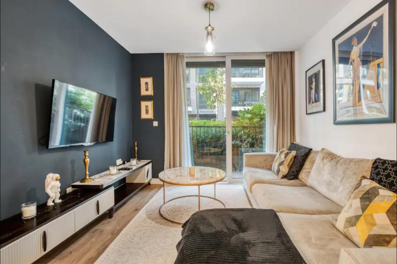 One-Bedroom Apartment photo 1