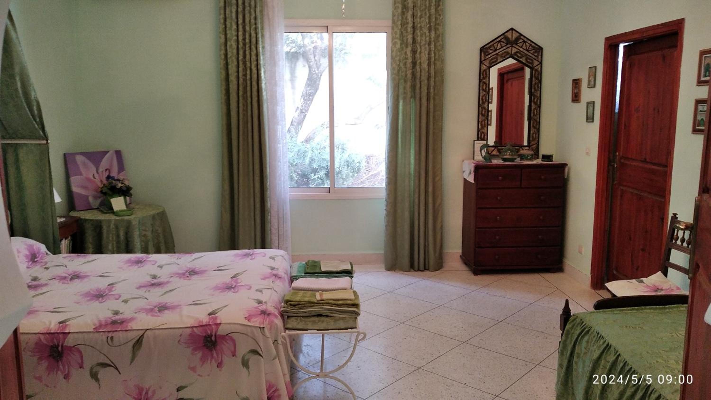 Triple Room with Private Bathroom photo 3