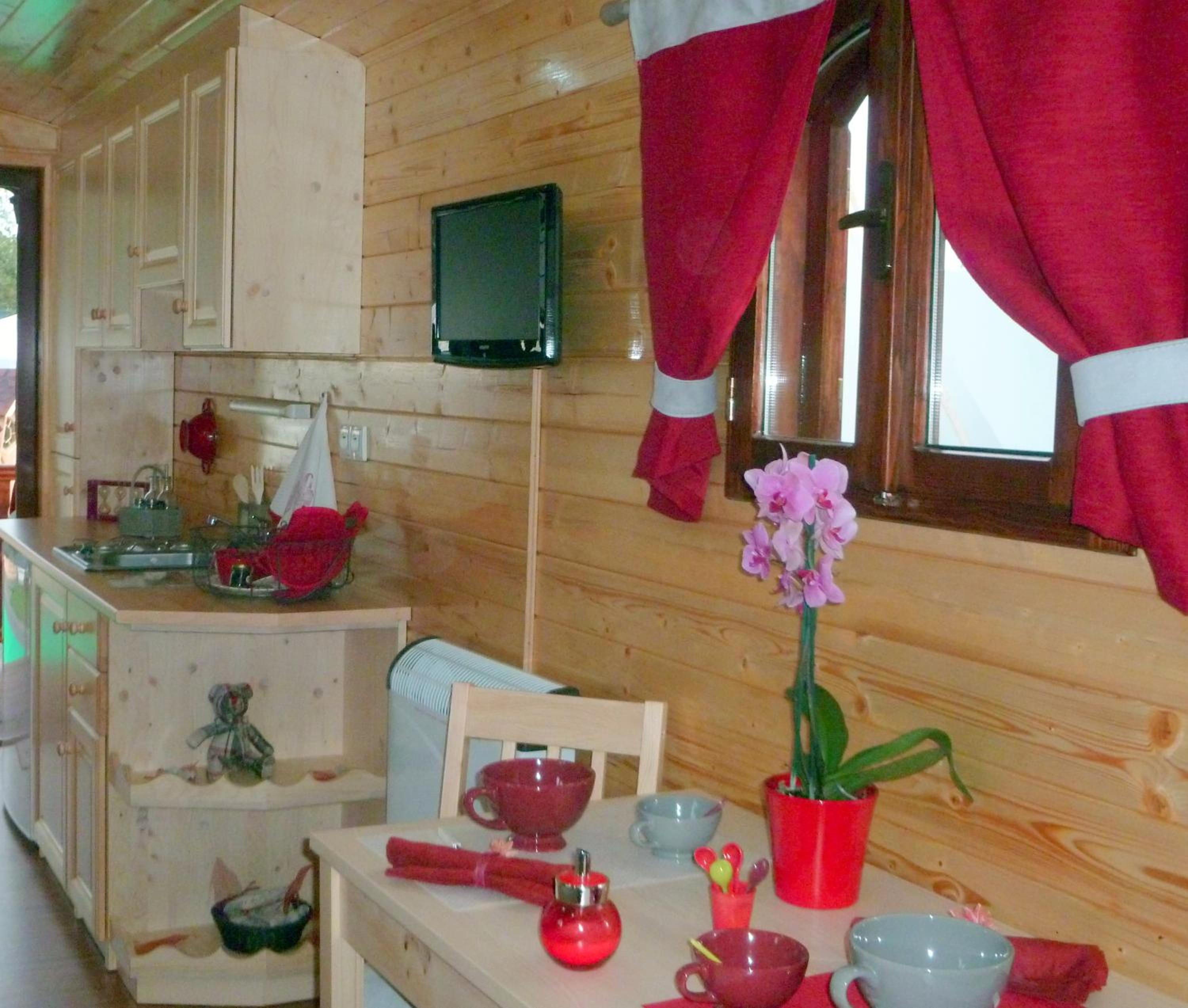 One-Bedroom Bungalow photo 2