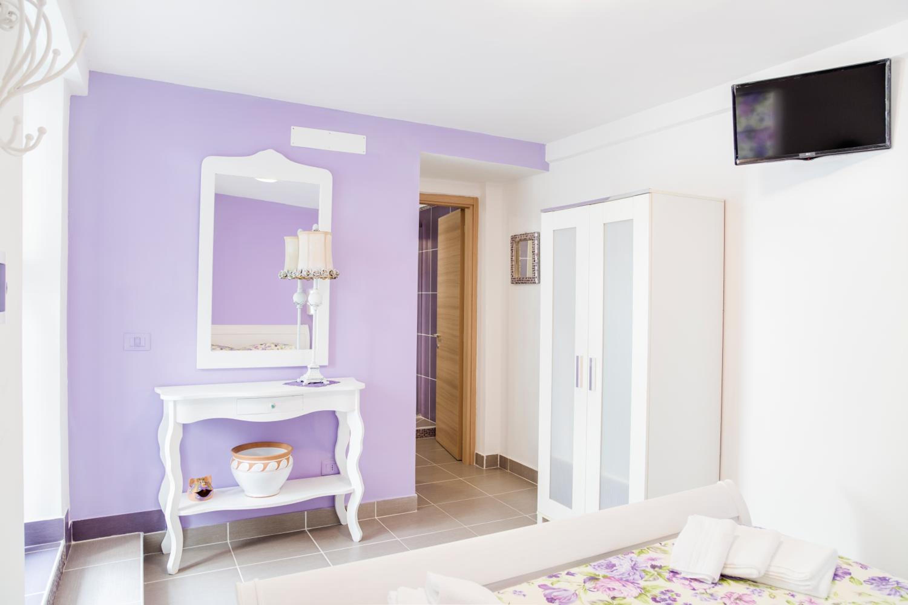 Double Room with Private Bathroom - Photo 1